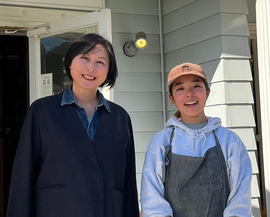 【右】Whitely店長の宮城さん【左】ami hayama代表の鬼無