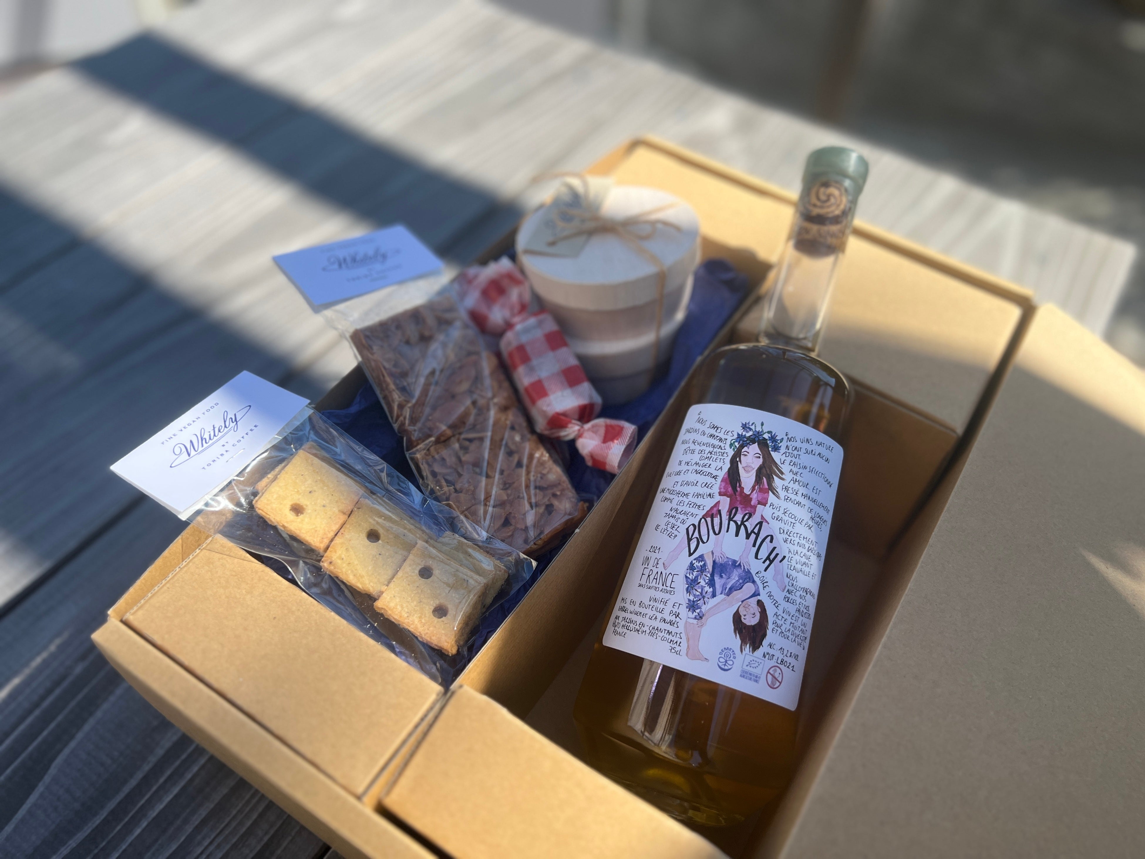 ③春の花を連想させる白ワイン＆ヴィーガンスイーツ４種