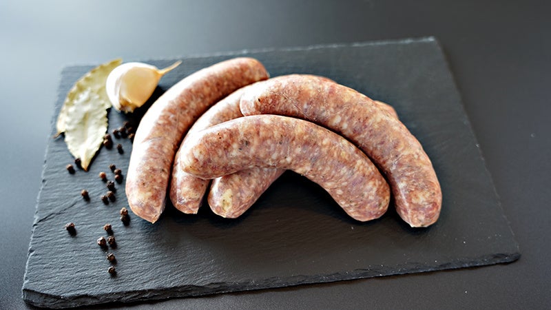 焼く前の生ソーセージ