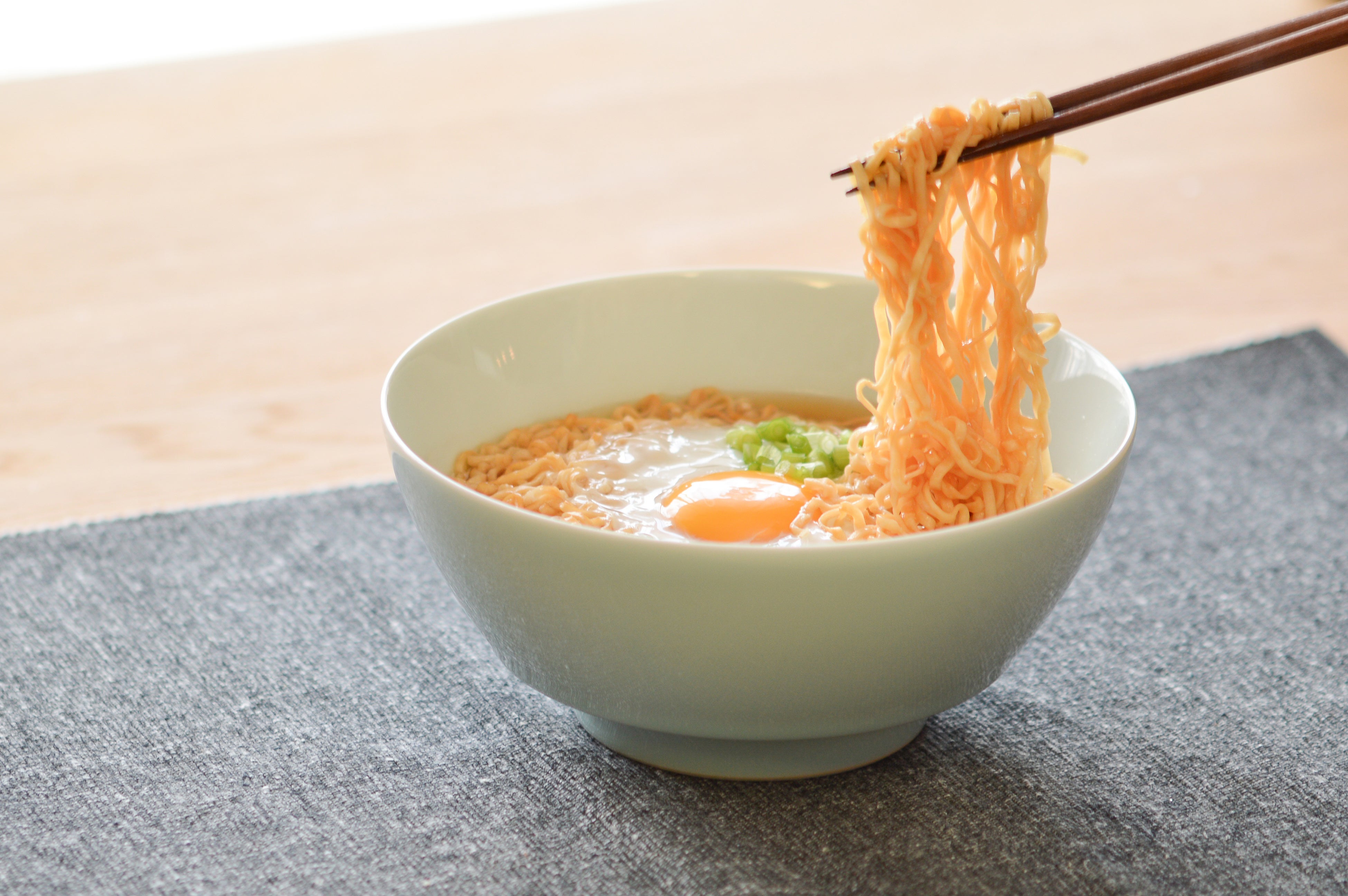 Amazon｜有田焼 伝平窯 「 究極の ラーメン鉢 」 雲海富士 直径
