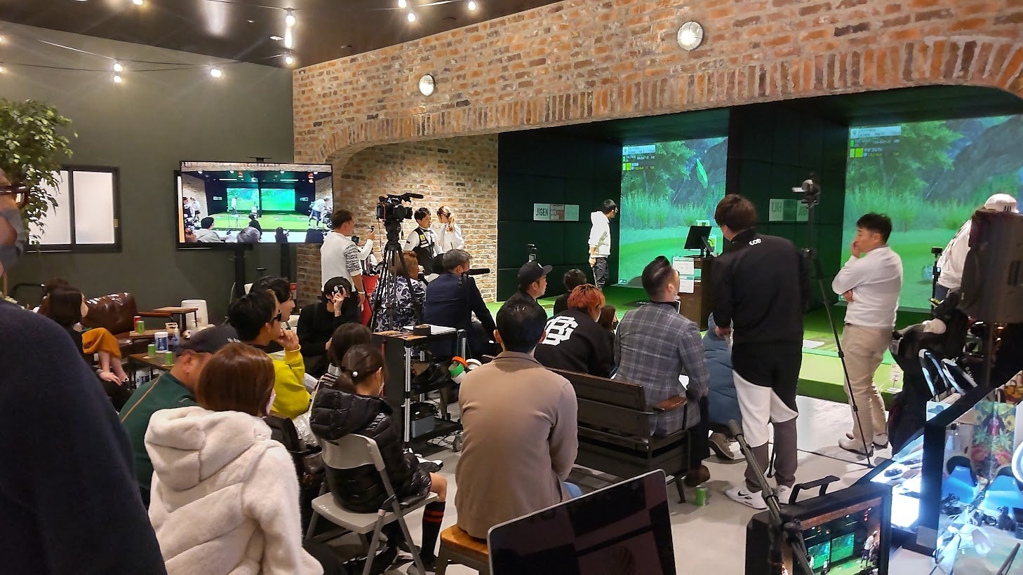 敗退チームも決勝まで残って応援