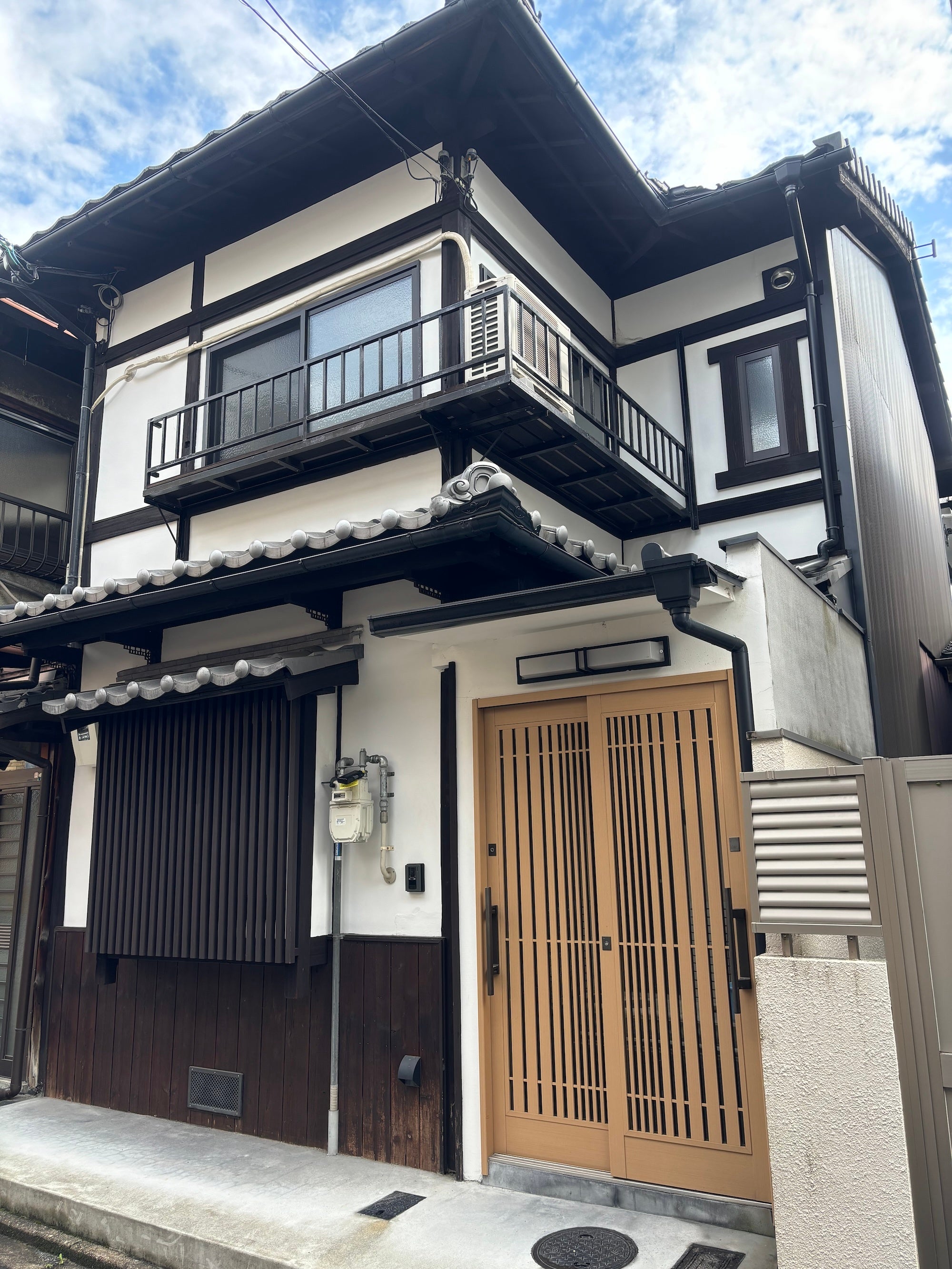 京町家をリノベーションした外観のゆらり庵