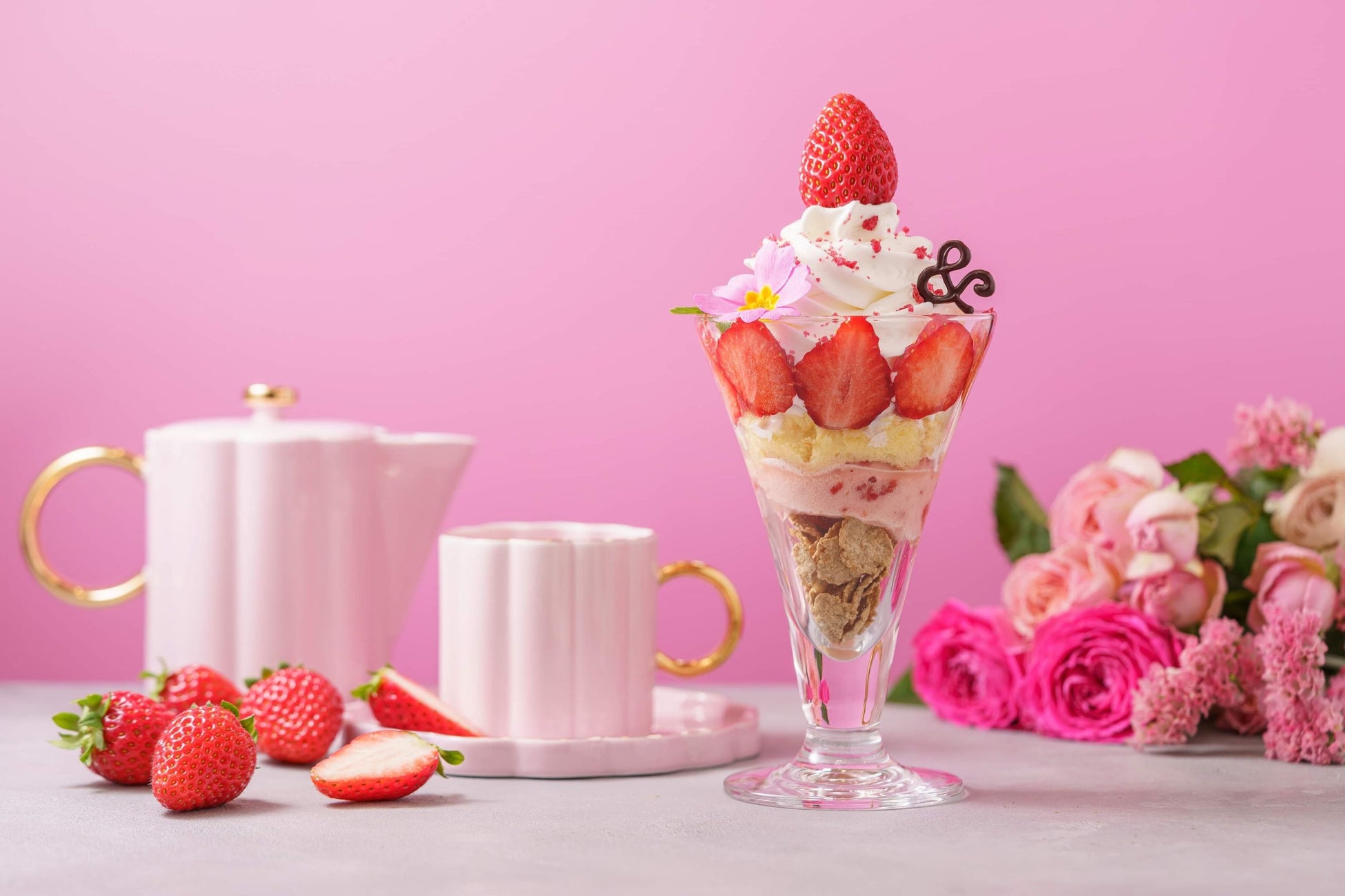 春の限定メニューとして岐阜県のイチゴを用いた「いちごデラックス」などを提供予定。