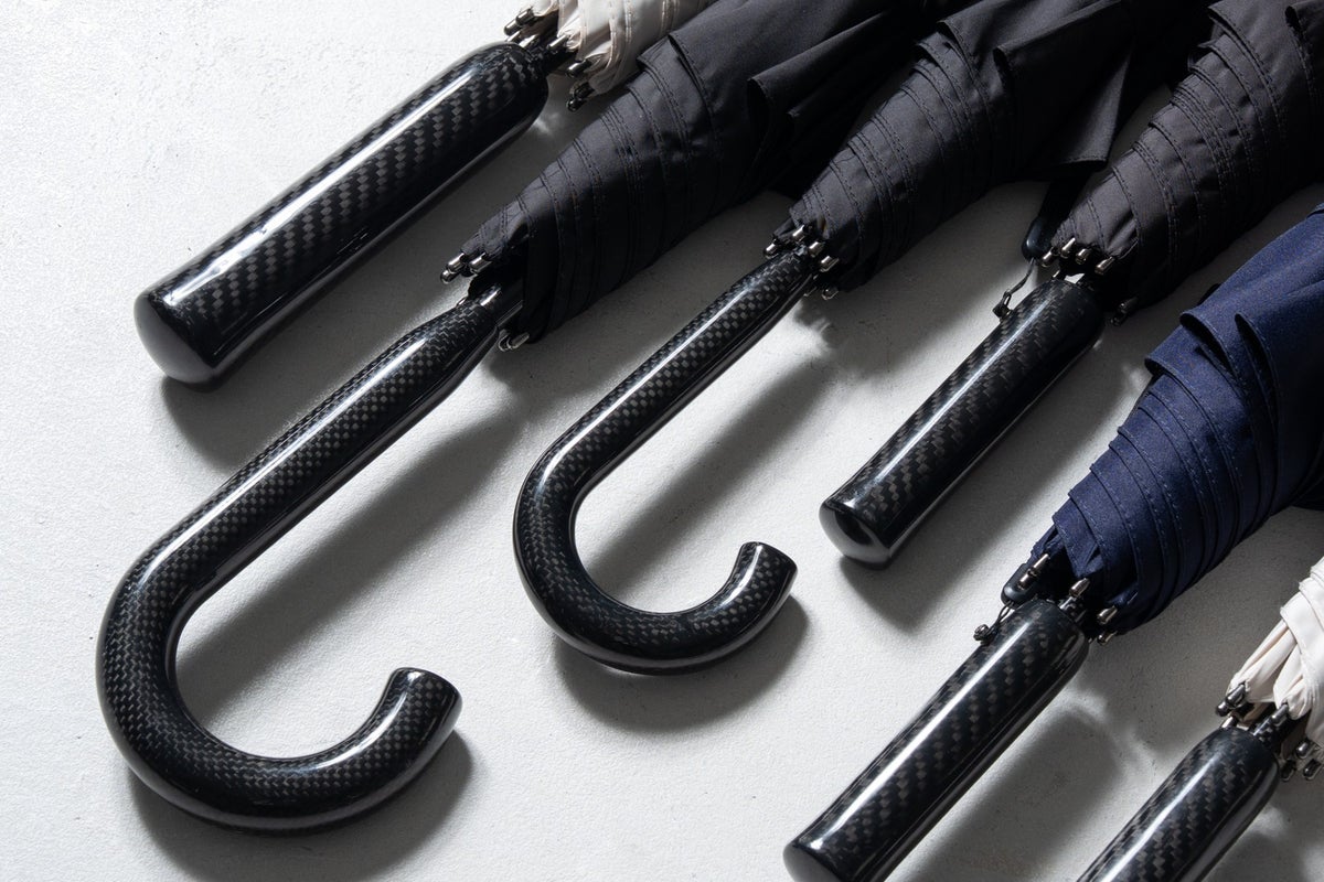 持ち手まで CFRP。カーボンの織り目がそのまま見える