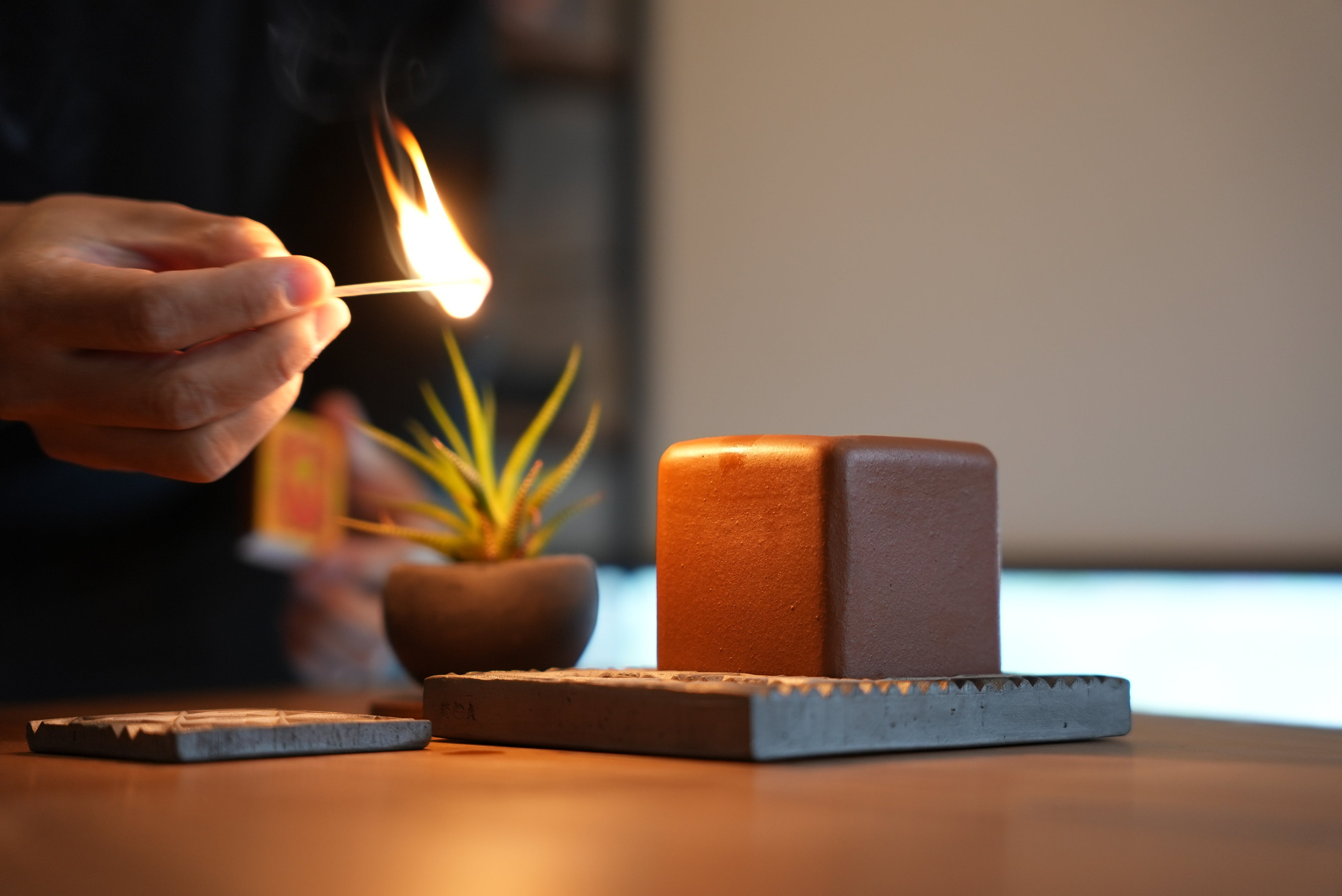 お部屋で炎の揺らぎが楽しめる