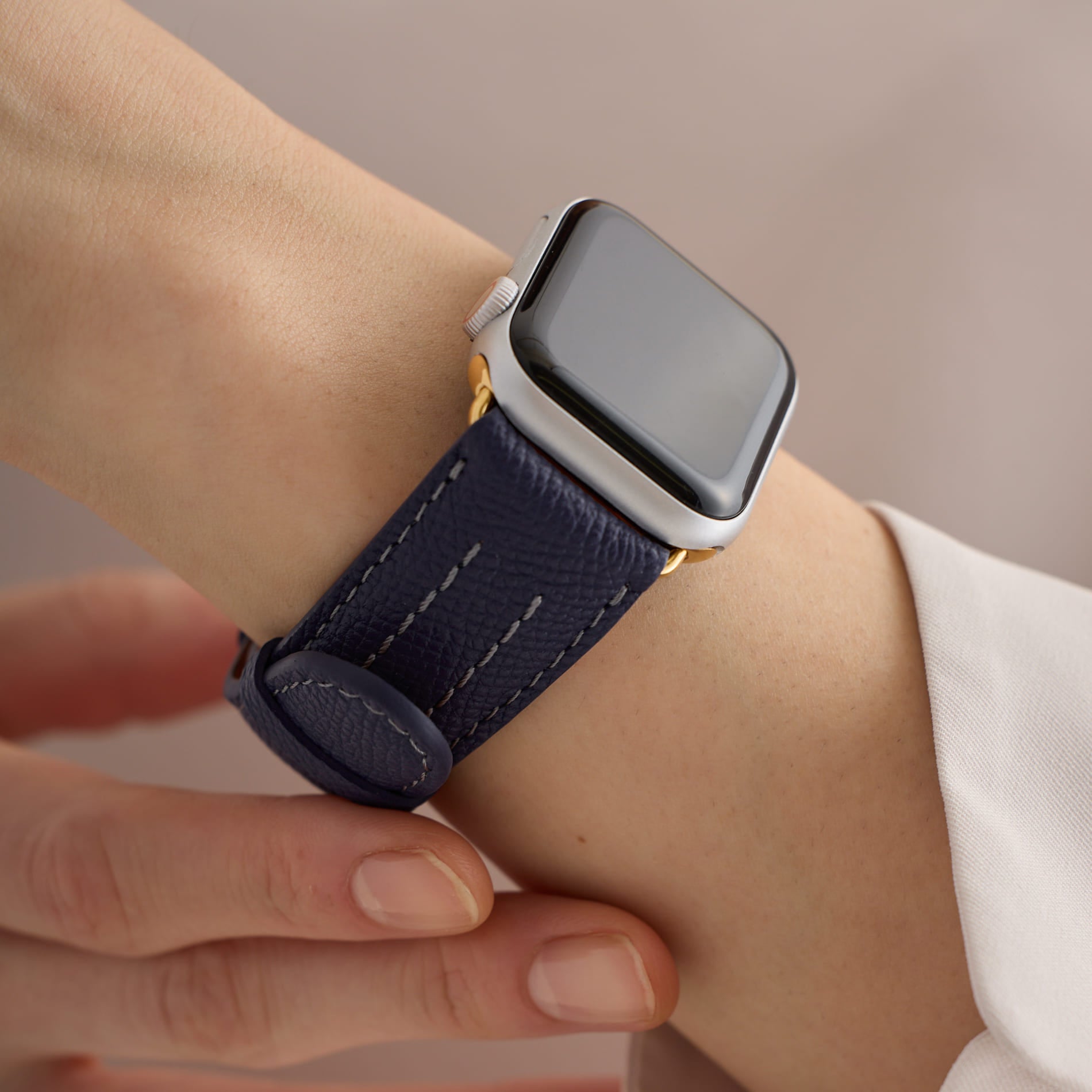 YUTORI Apple Watch レザーバンド (バンド色：インクブルー、アダプター色：シルバー) レディース メンズ おしゃれ YUTORI Apple Watch シェーブルレザーバンド : YUTORI