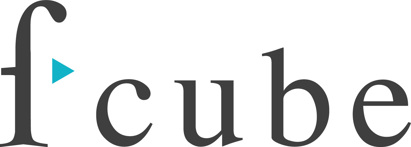 ＜fcubeのブランドロゴ＞