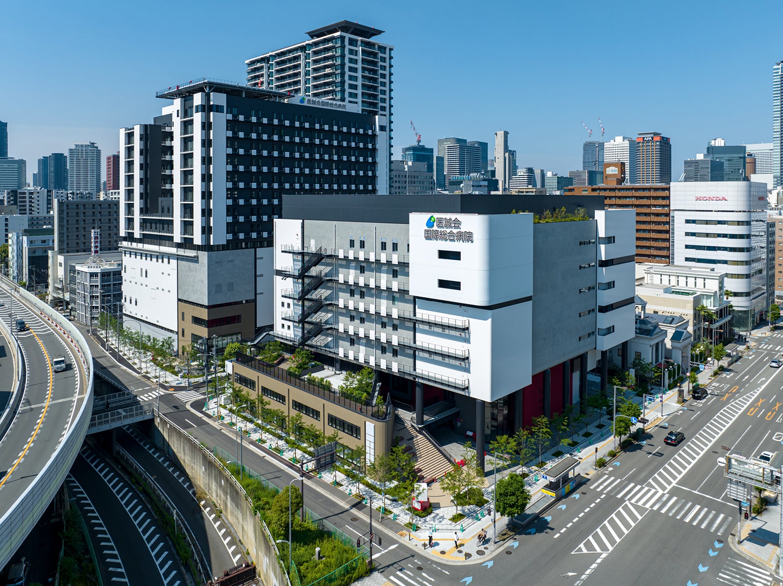 日本初*、劇場を有した医療複合施設「iMall 医誠会国際総合病院」オープン 医療法人医誠会のプレスリリース 日本初*、劇場を有した医療複合施設「iMall 医誠会国際総合病院」オープン 医療法人医誠会のプレスリリース