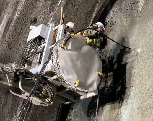 切羽上半での装填状況