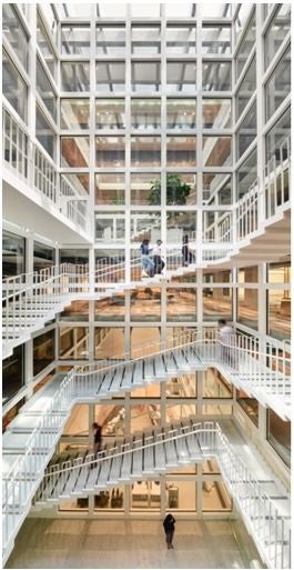 建物中央の吹き抜け空間 「K/SHAFT」