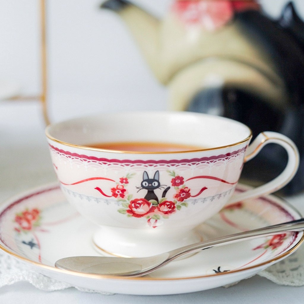 ティーカップも猫にこだわった