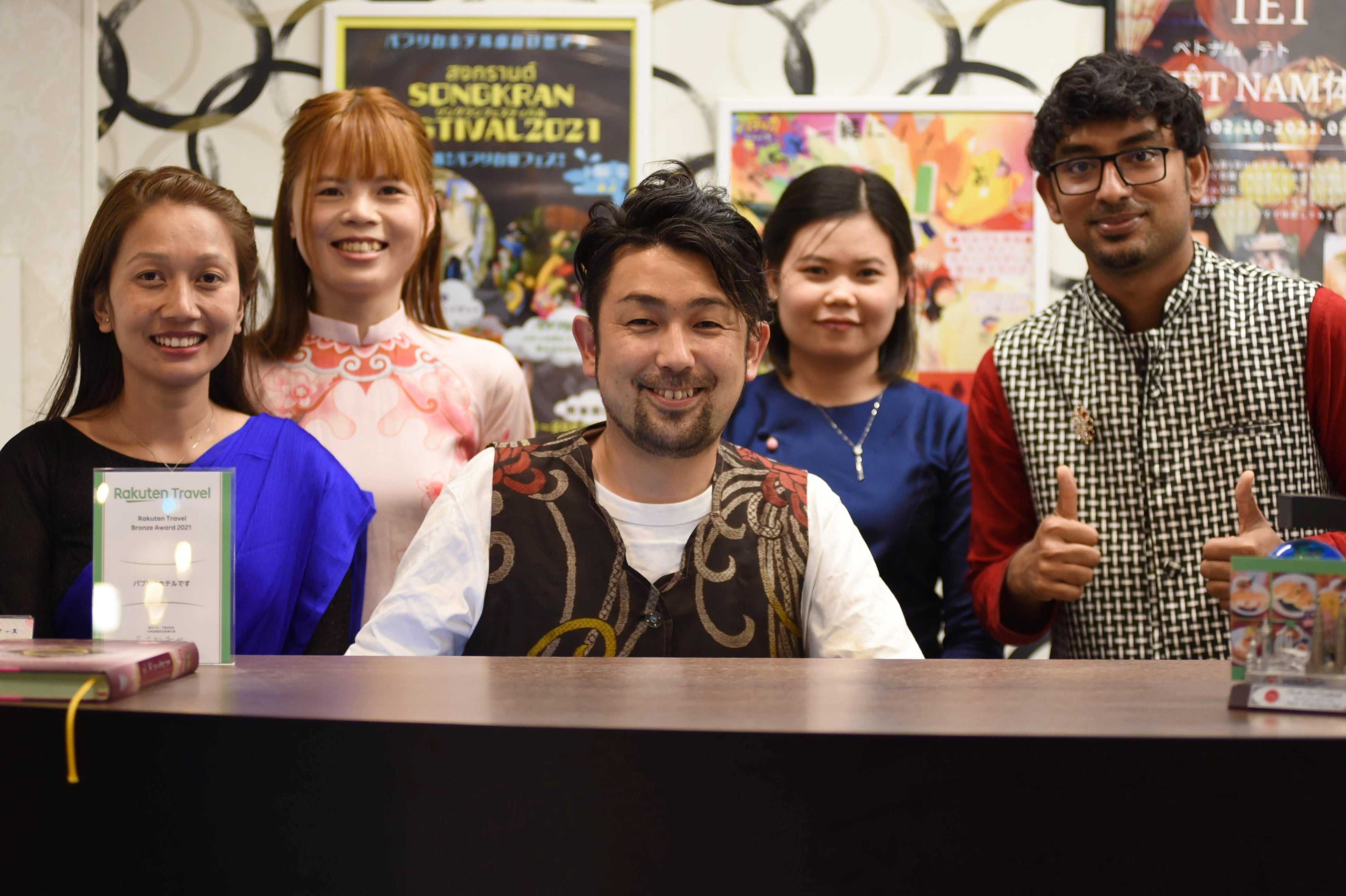 レセプションクルー