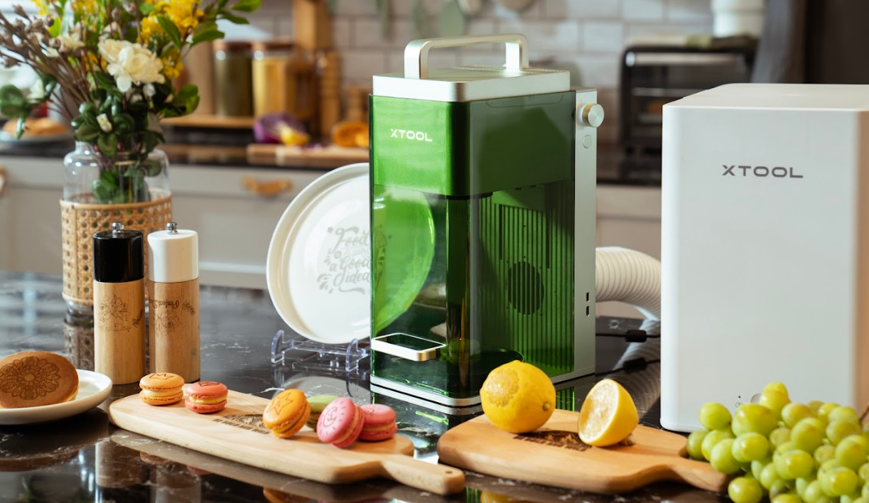 F1 レーサー シリーズ初【ダブルレーザー】搭載彫刻機「xTool F1」 | 株式