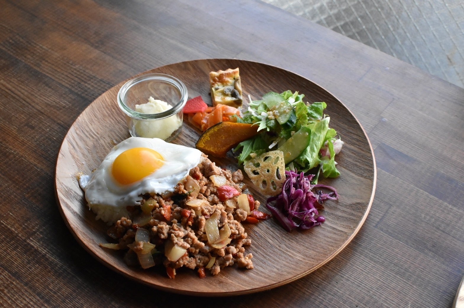 カフェ提供「ガパオライス」