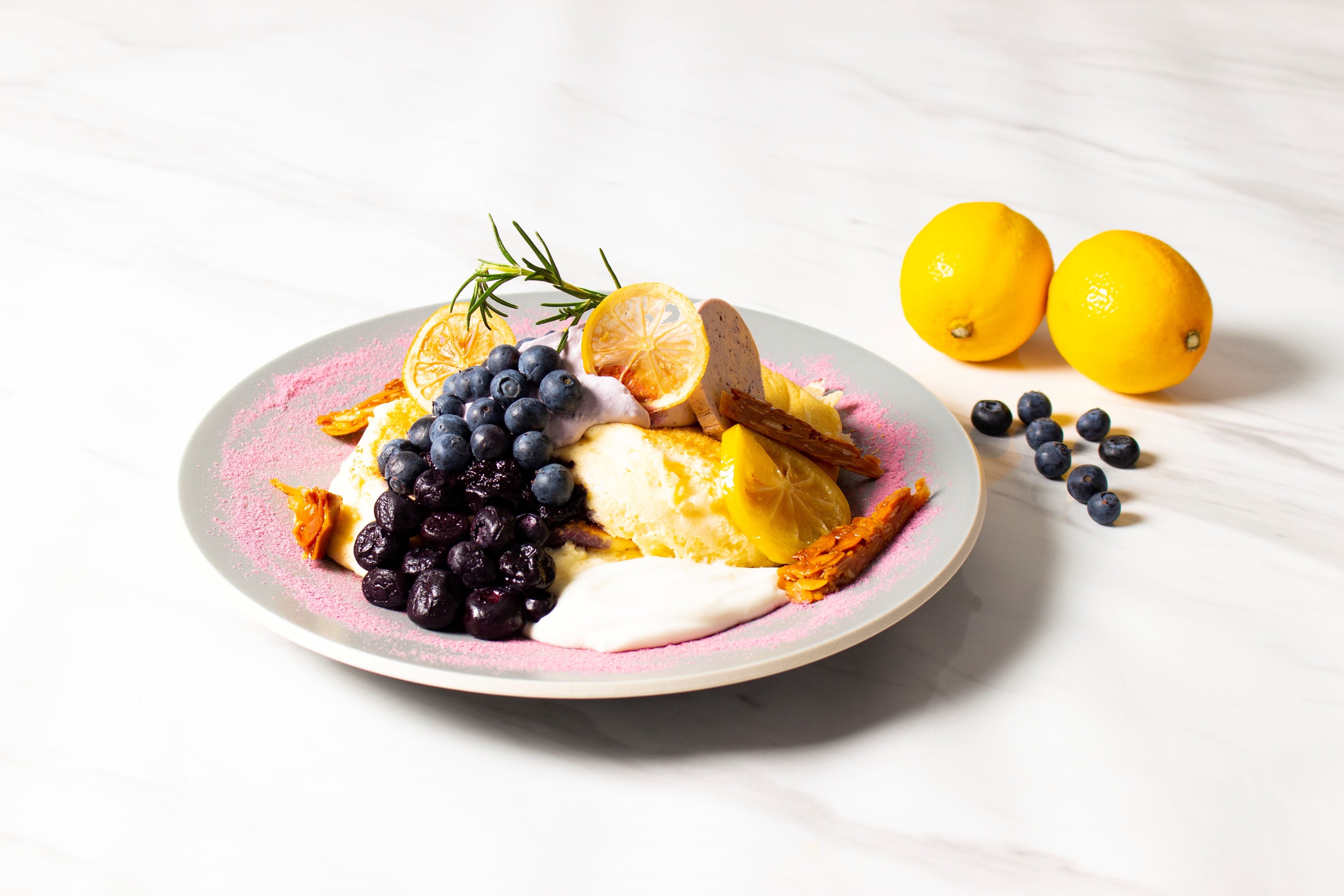 ”Summer-Purple” 3種のブルーベリーと国産レモンのパンケーキ