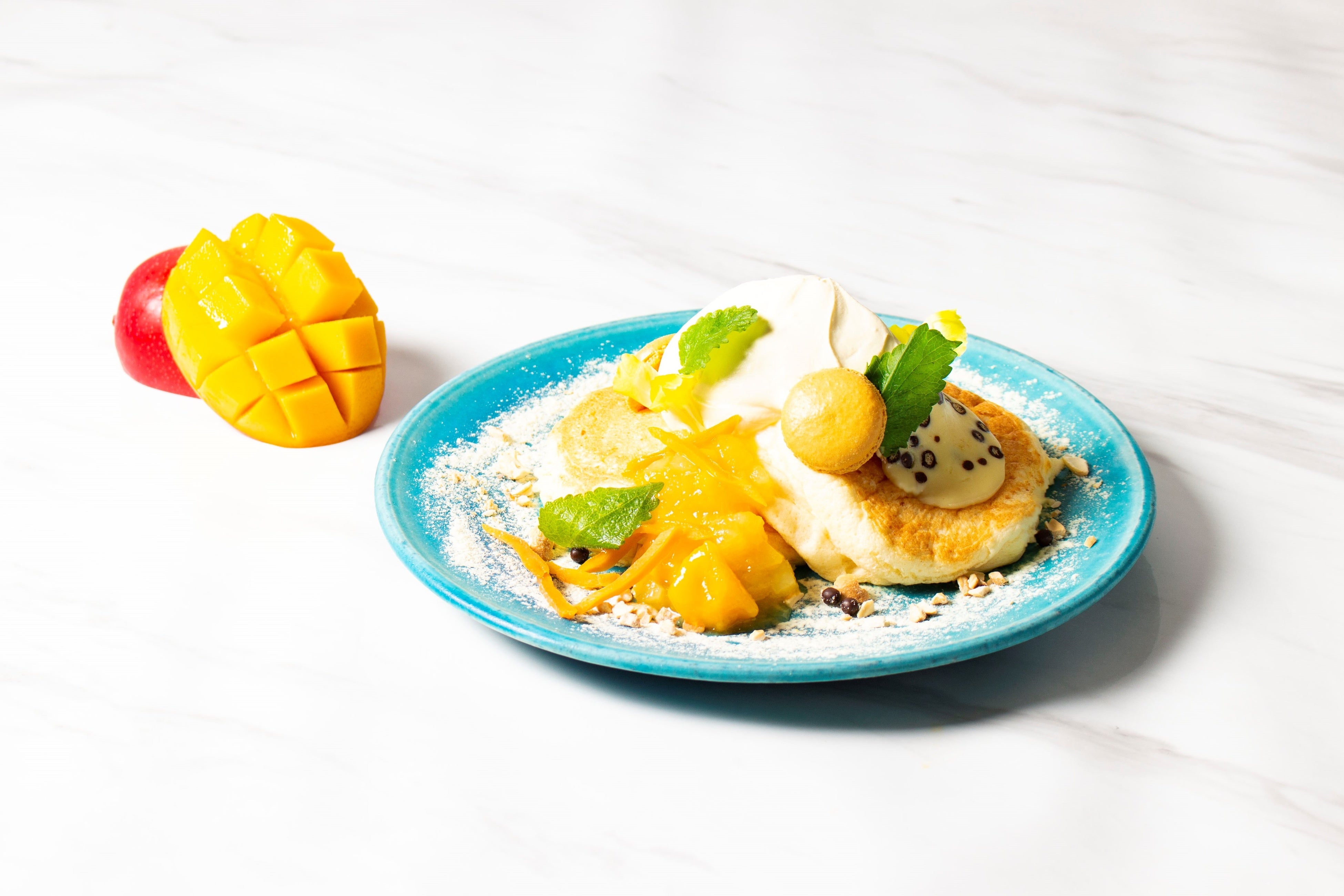 ”Summer-Yellow” マンゴーとパッションフルーツのパンケーキ