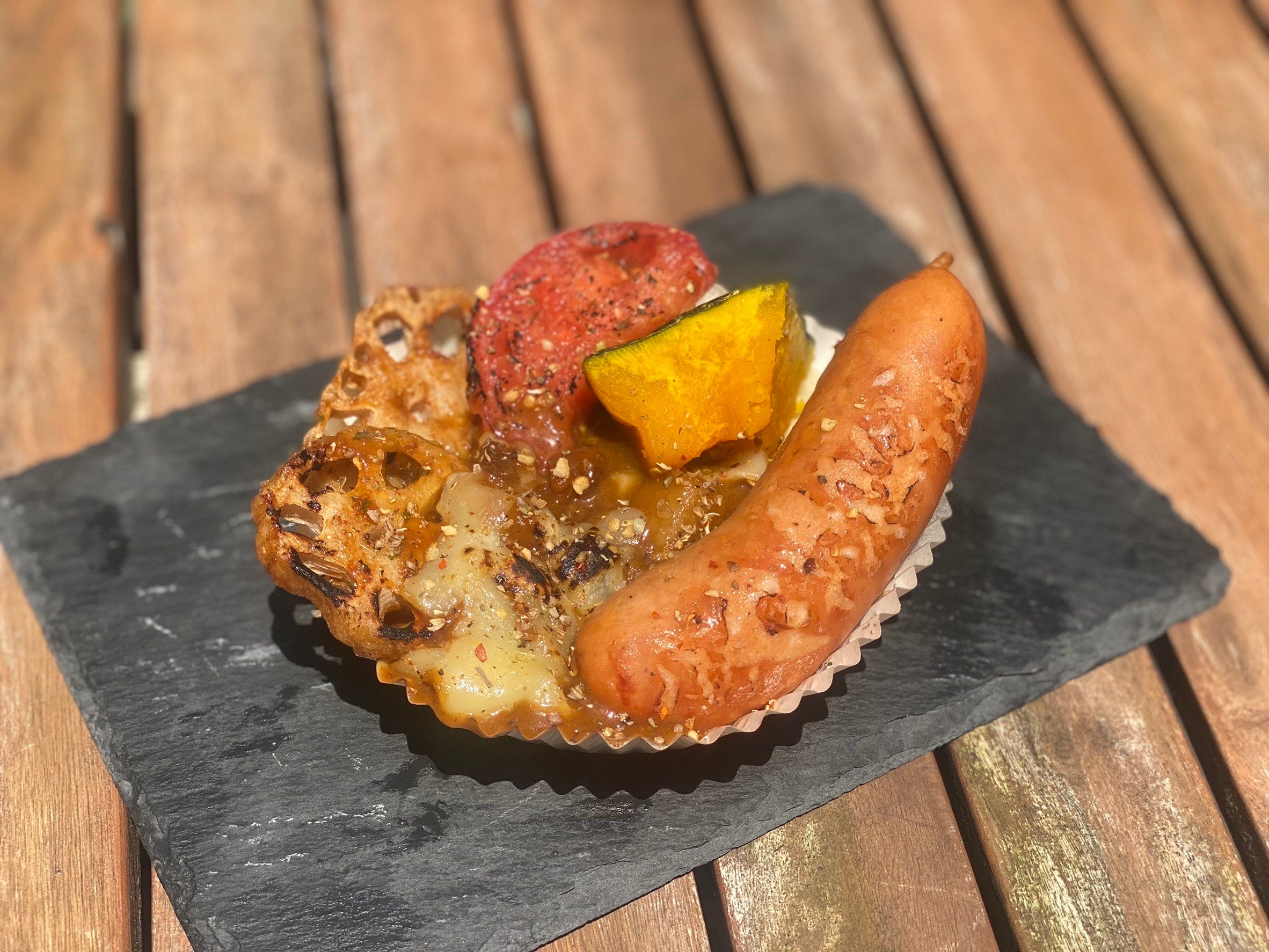 夏野菜とチーズのカレーライスパン(ライスなし)