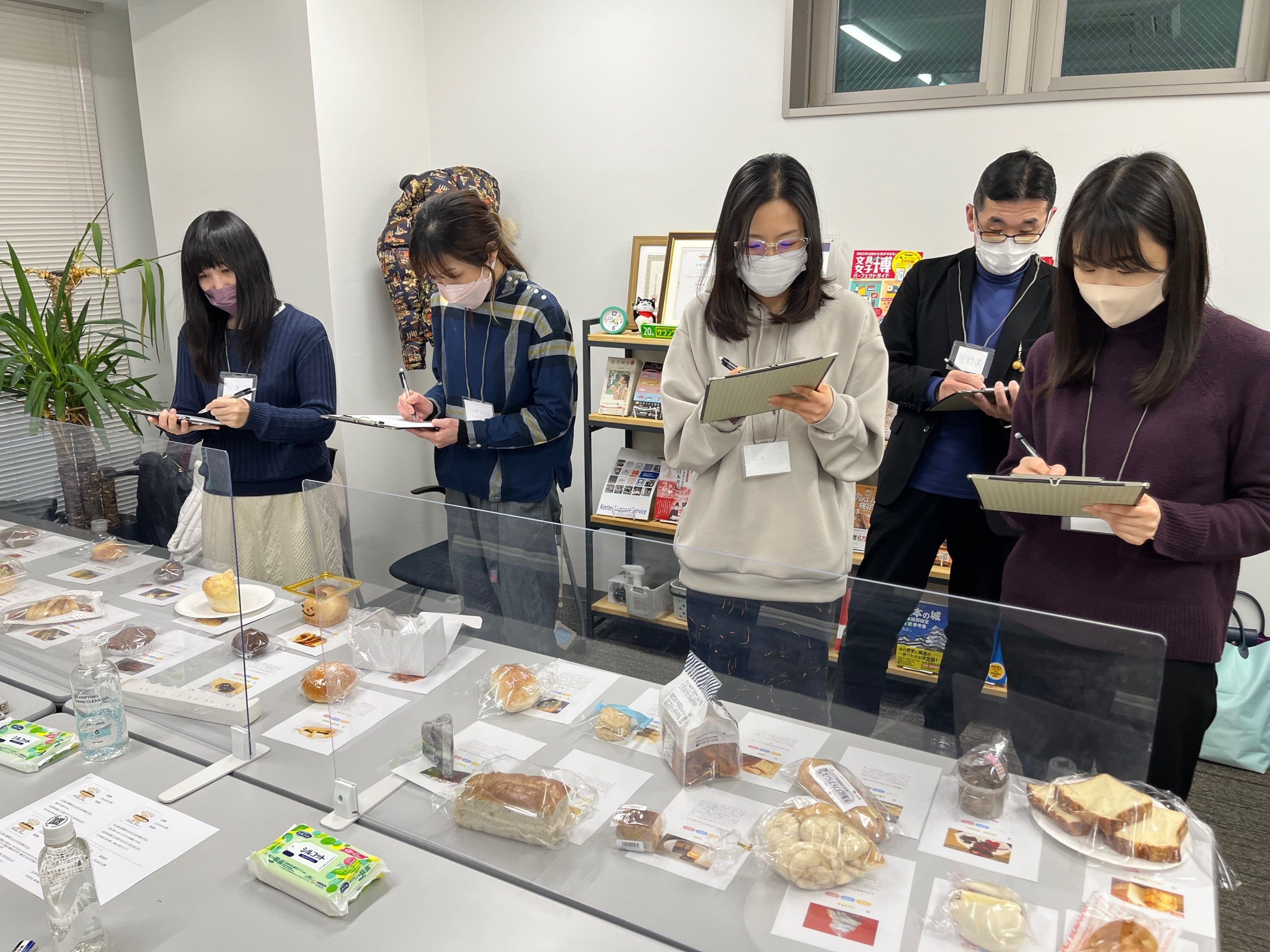 「ぱんてな賞」選考会の様子