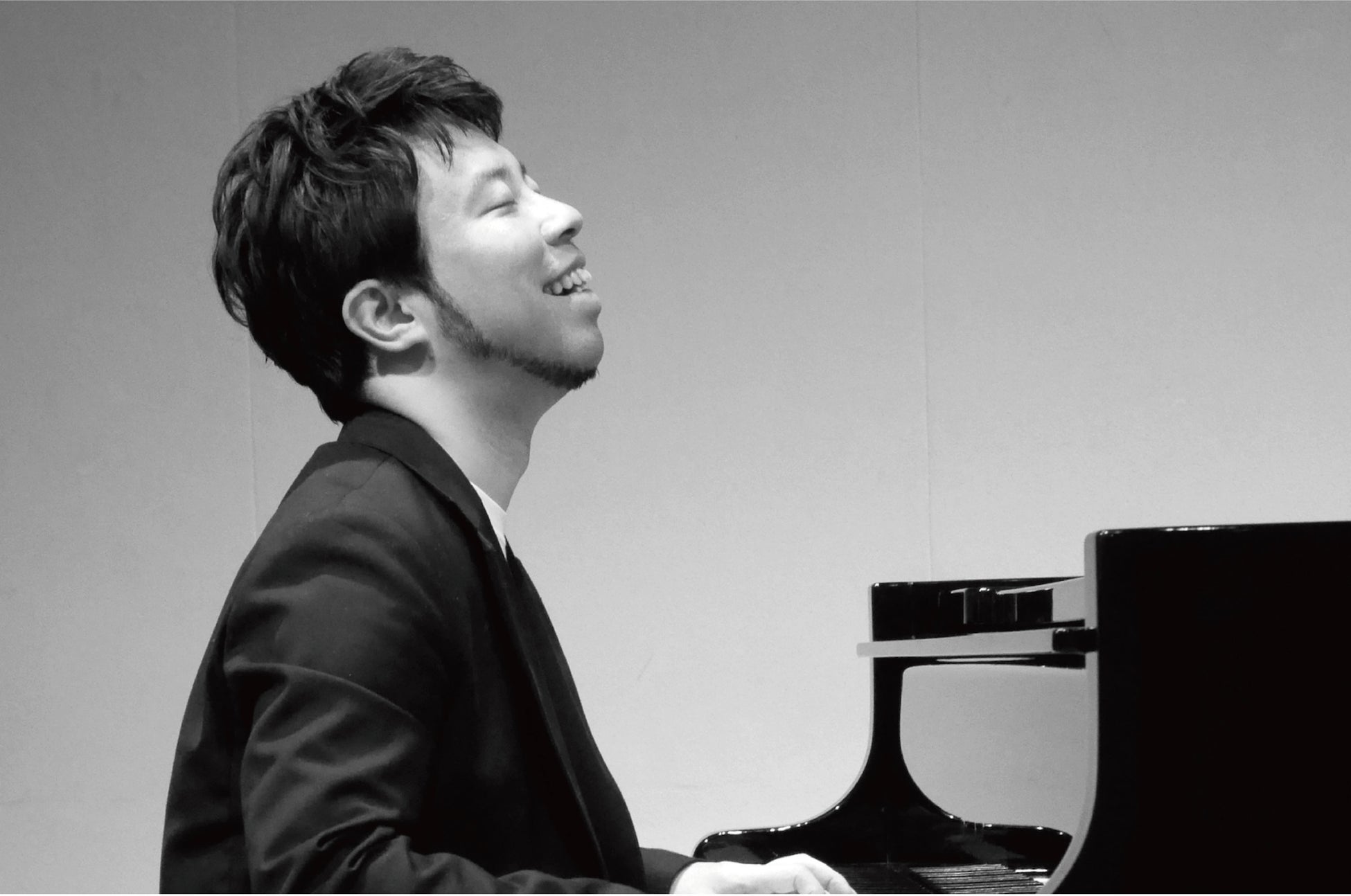 『Shibuya Street Piano 渋谷駅東口地下広場』渋谷駅地下歩道にストリートピアノが出現 エンタメラッシュ