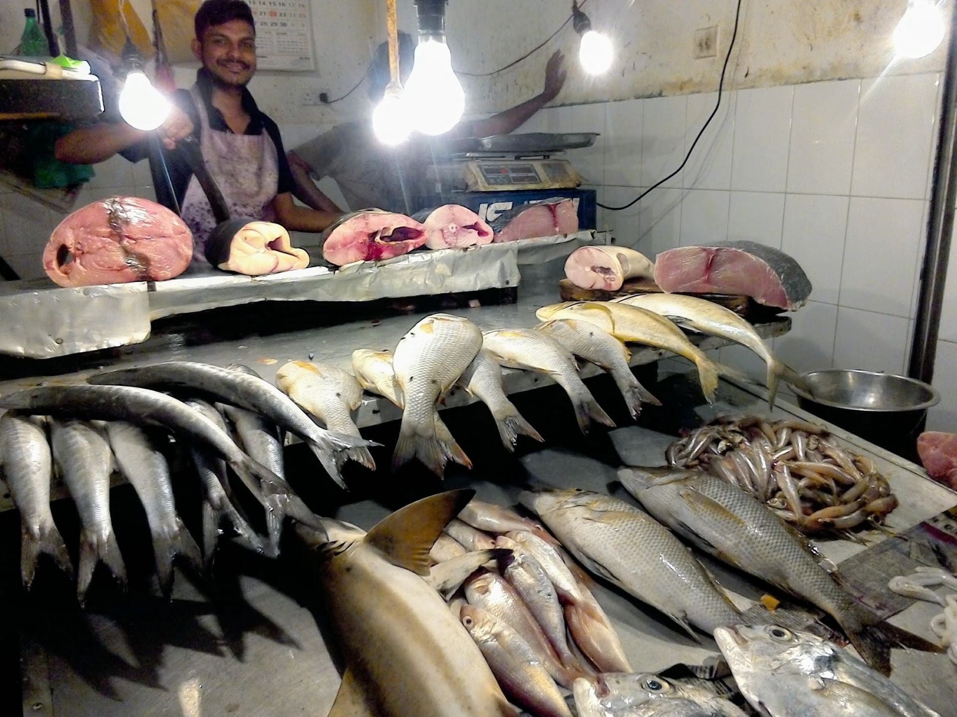 島国のため魚介類を使った料理も豊富