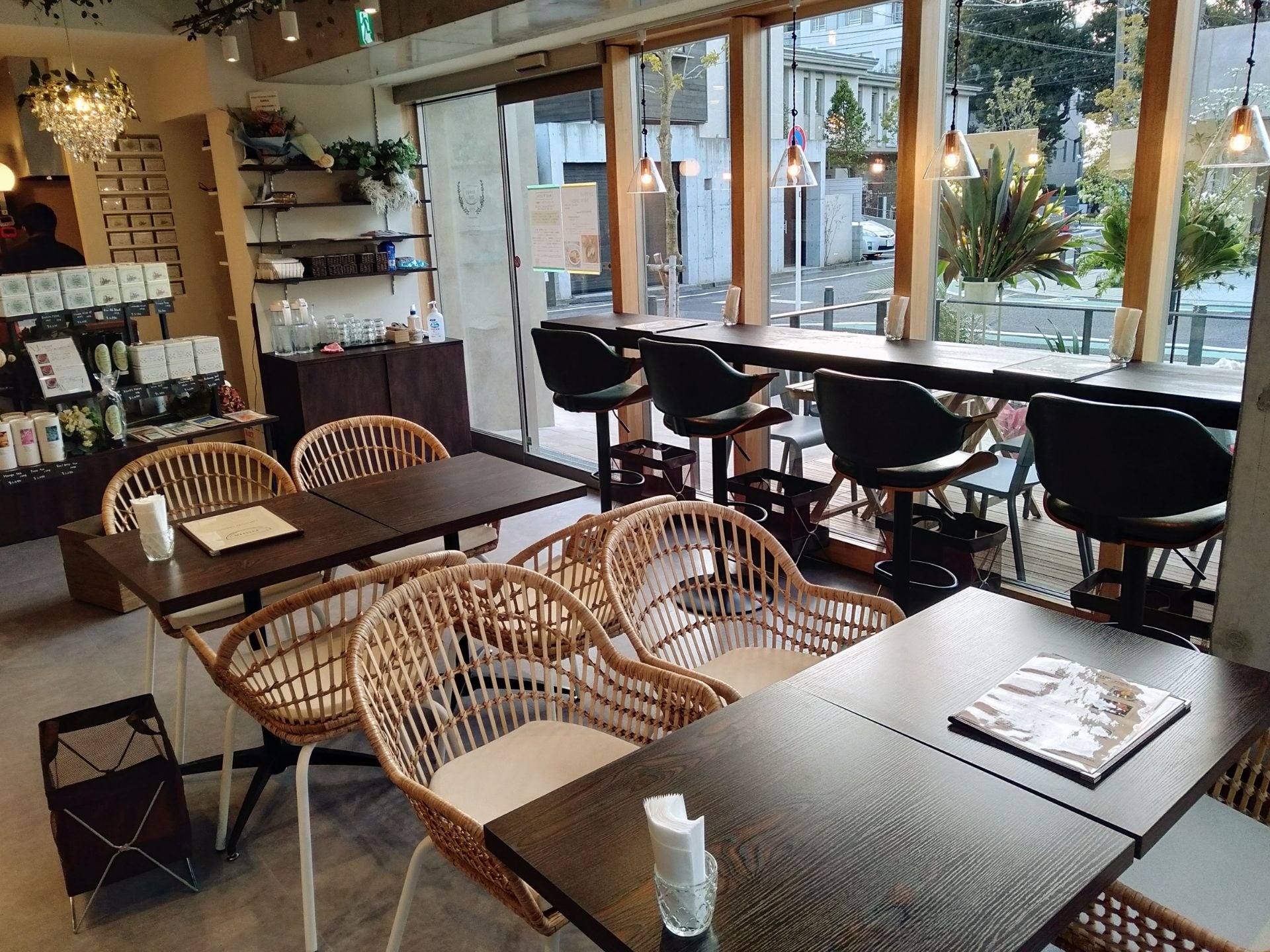 開放的なテラス席も人気のFUSHA tea lounge