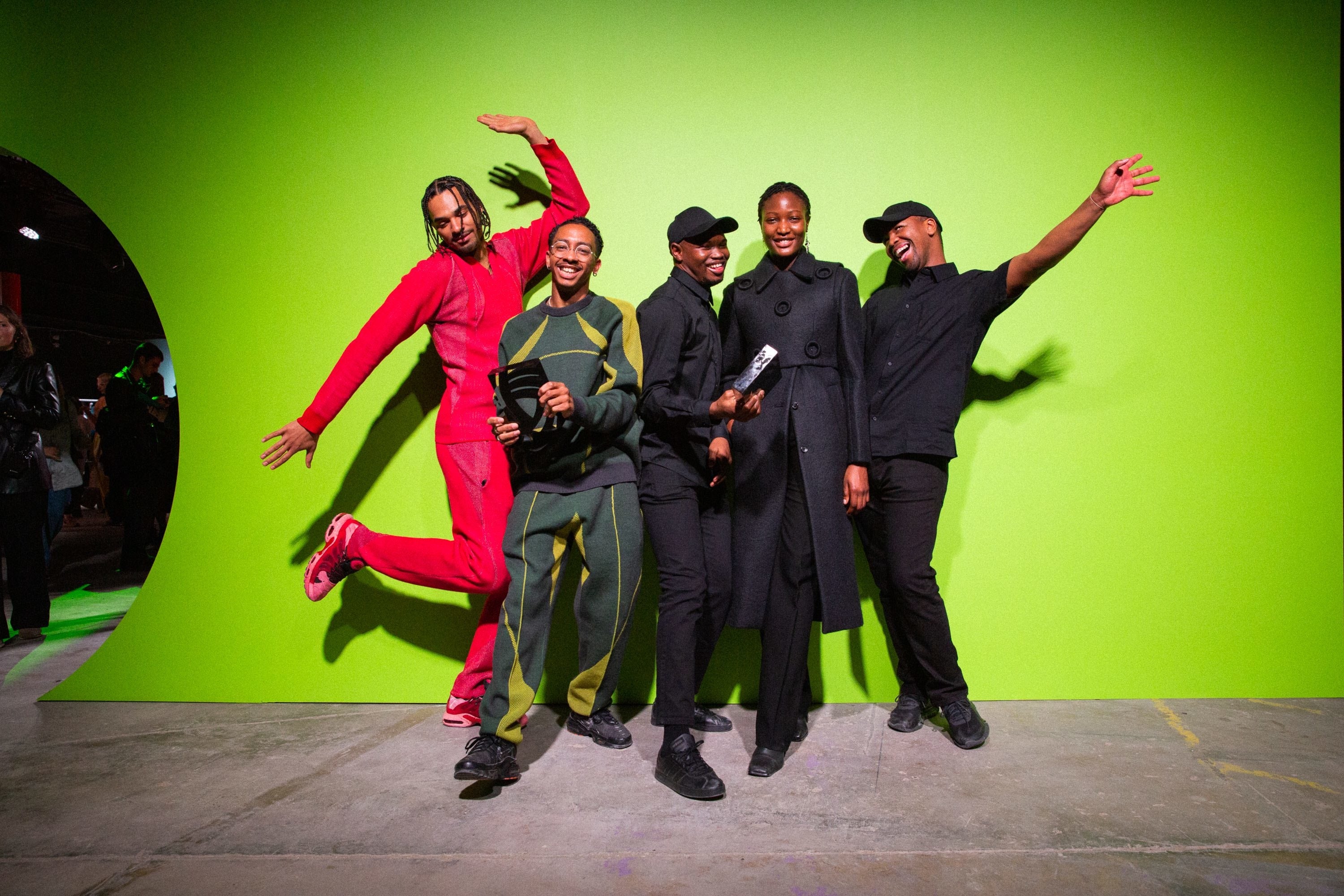 左から２人目優勝者Saul Nash, 右から１番目、３番目MUSSOMAXWELL