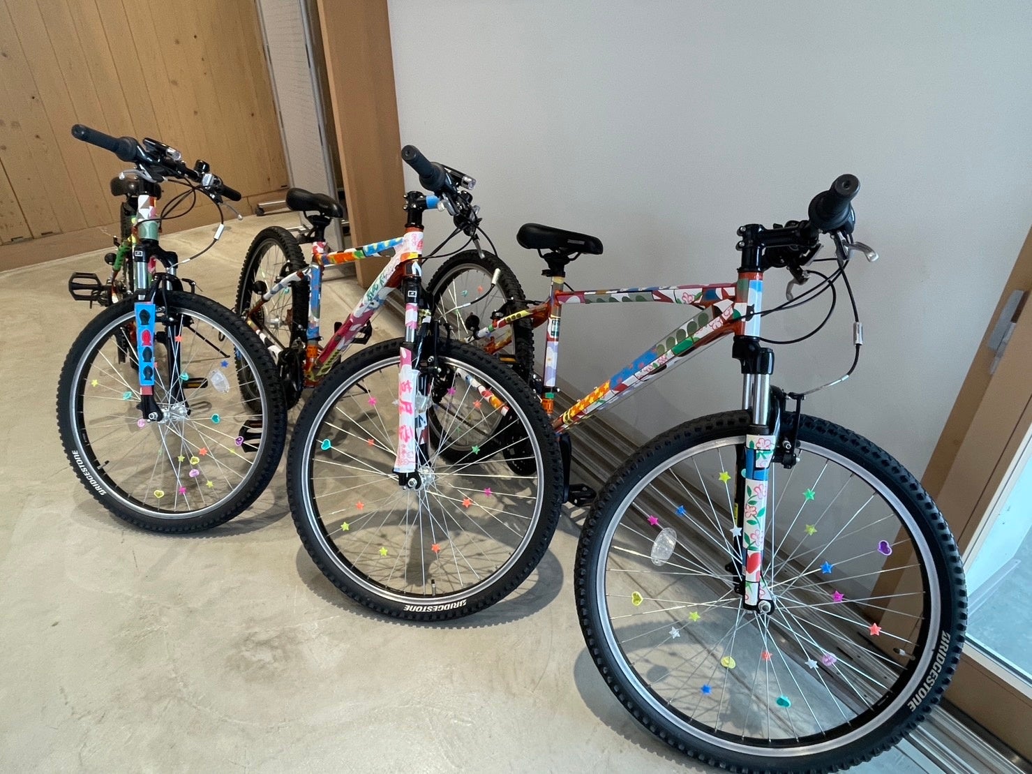 葛尾村 世界に一つだけのデザインを施したシェアサイクル「かつらおサイクル」 