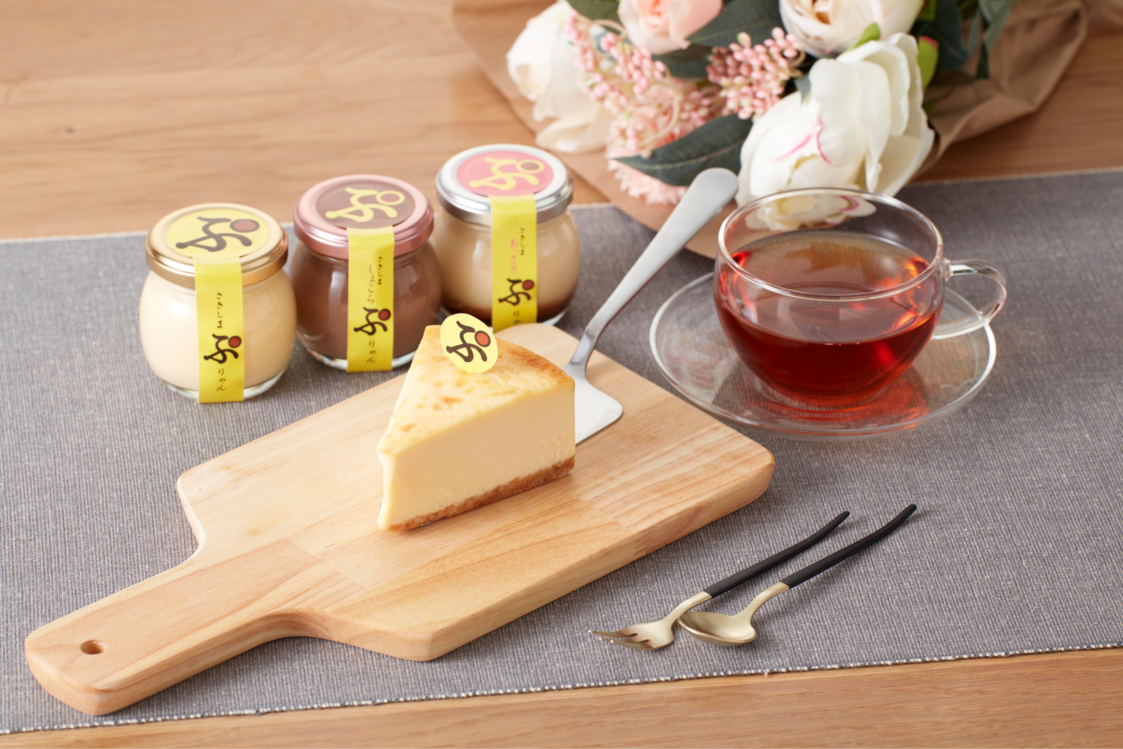 大人気のクリームプリン「さきしまぷりゃん」の【honeybeeshop