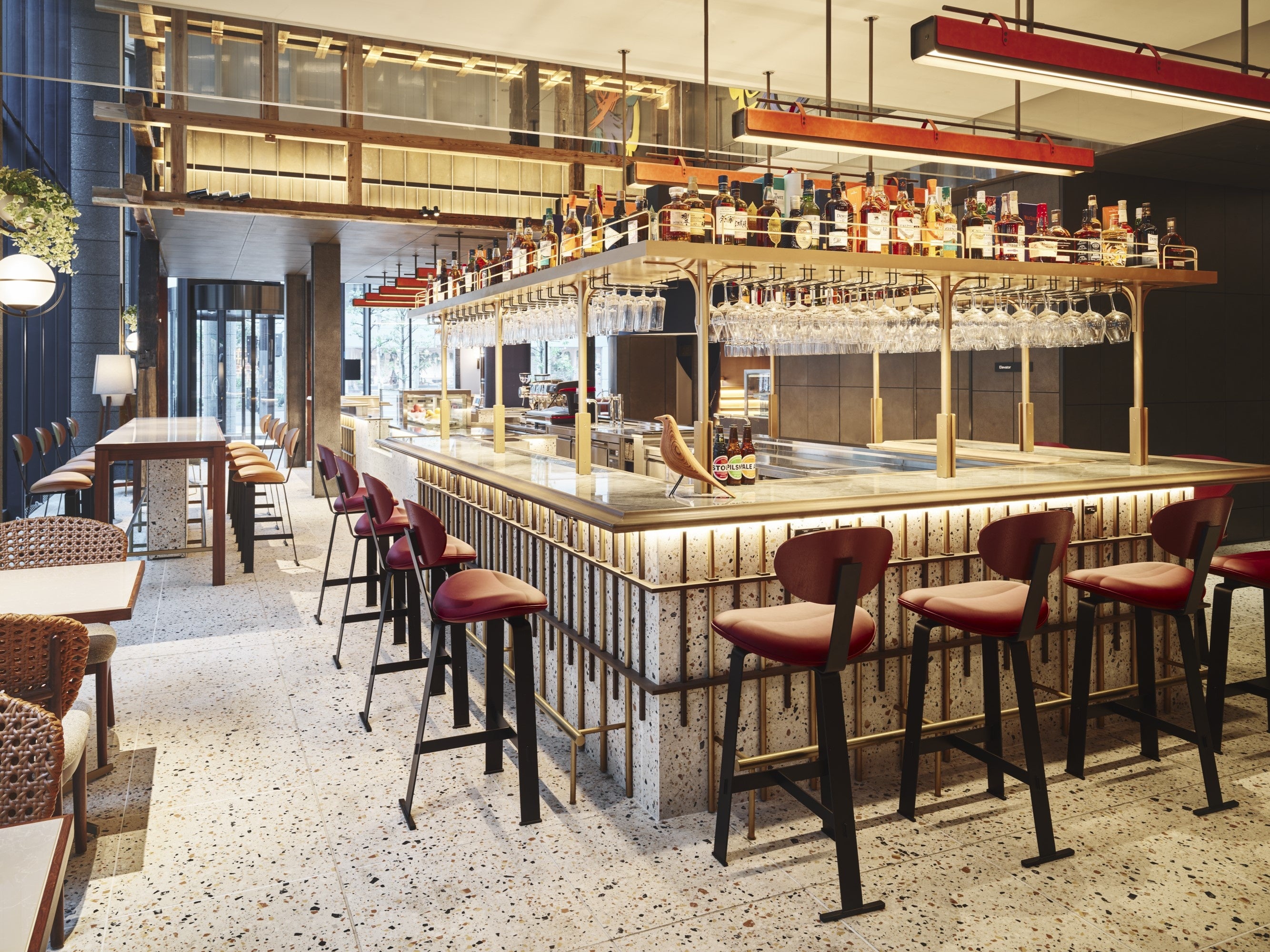 カフェ＆バー「LOKAL HOUSE」