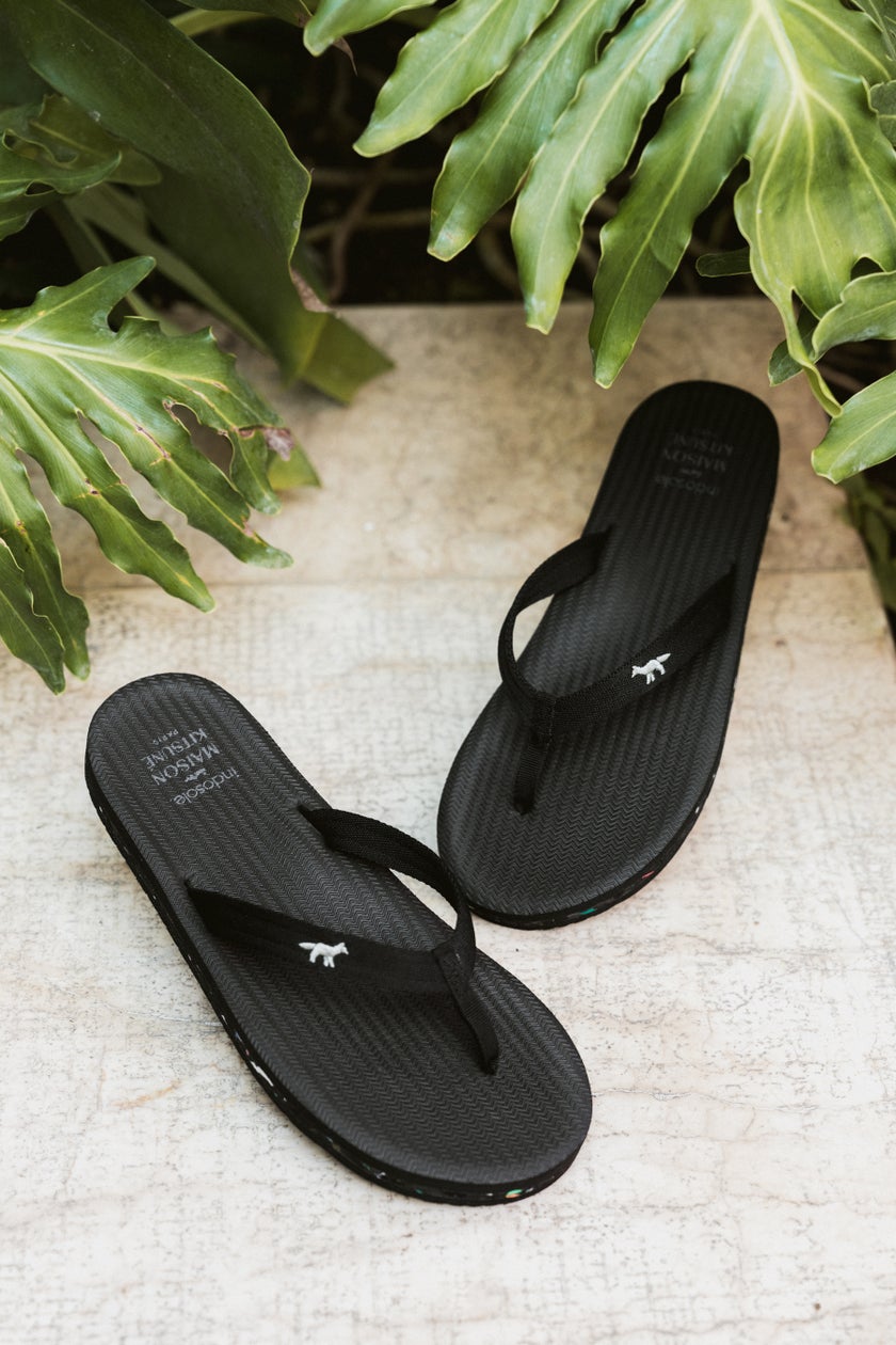 Maison Kitsune、サステナブル・フットウェアのパイオニア「Indosole」とのコラボレーションを発表