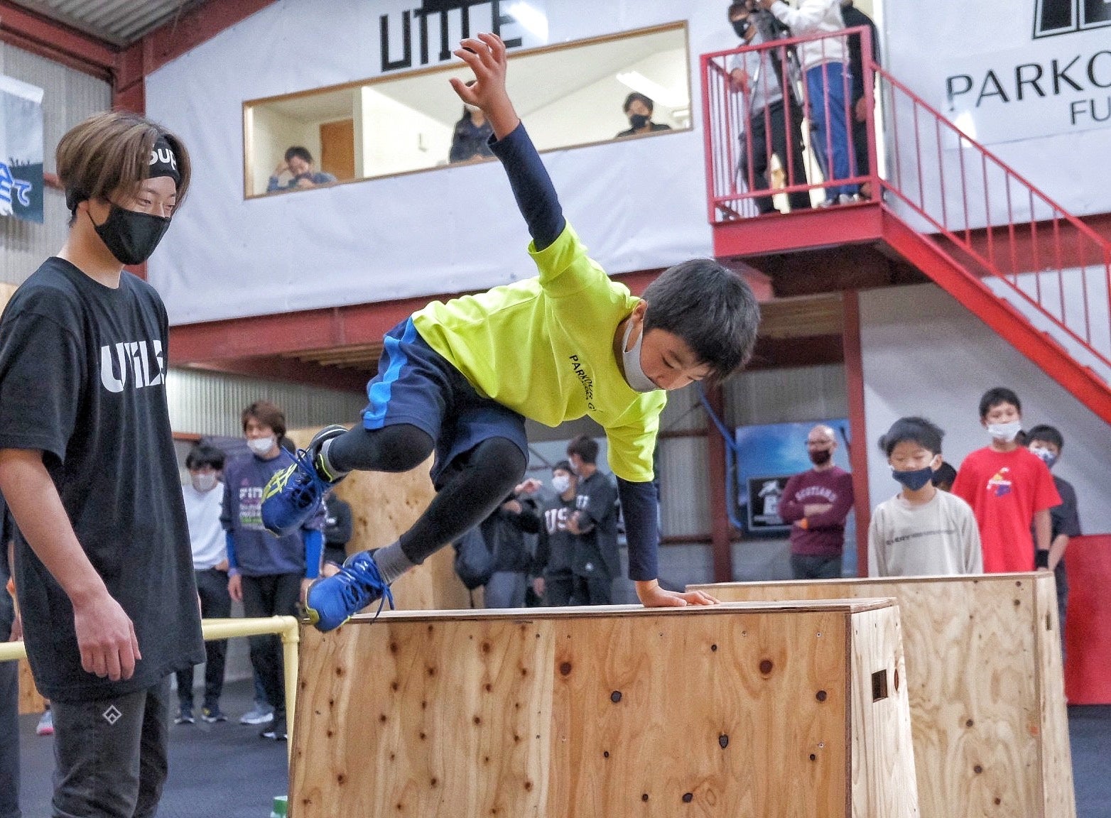 パルクールジム福岡のパルクールをしている子供