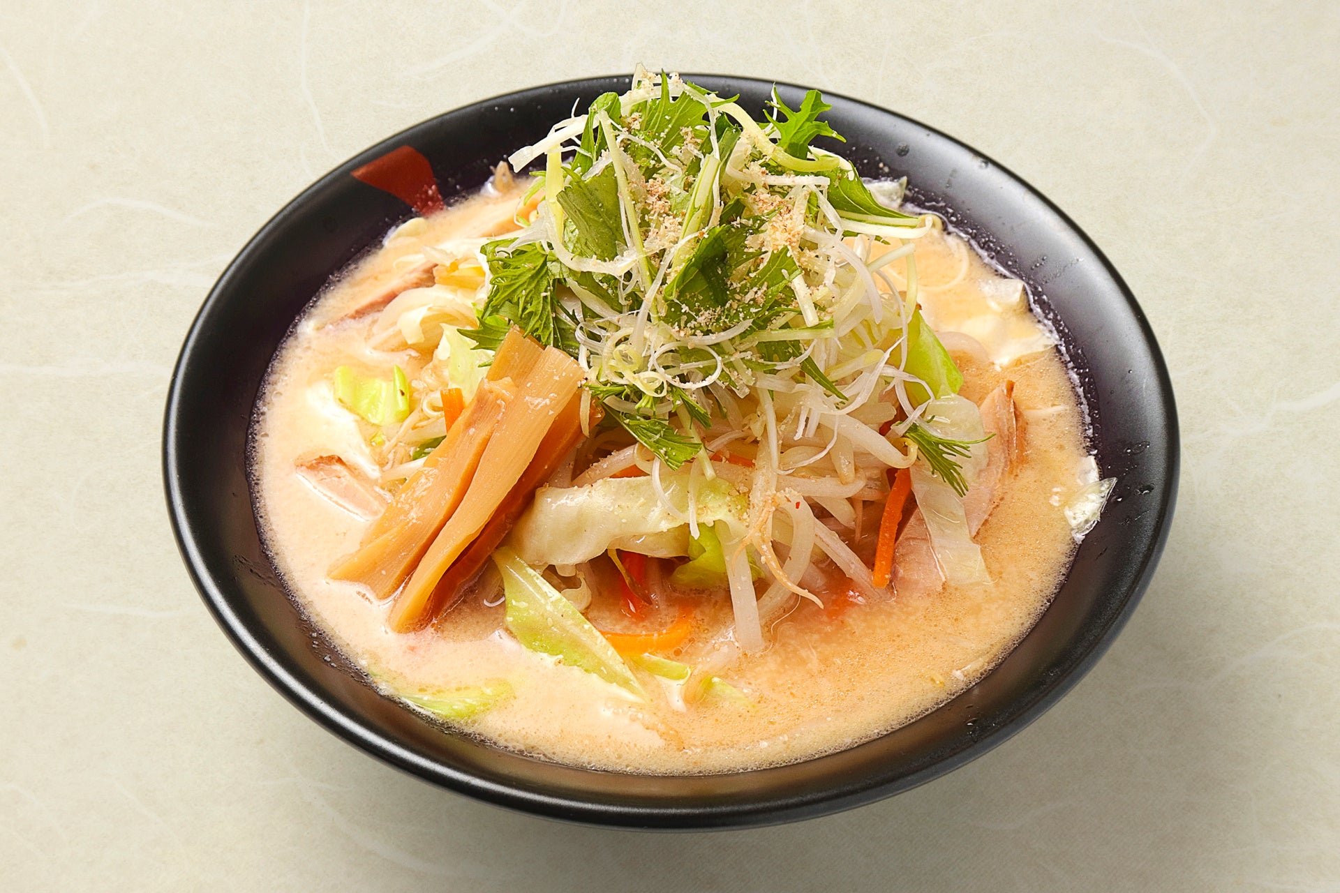 写真：らーめん風伯の新・しろみそ野菜　普通盛り　950円（税込）