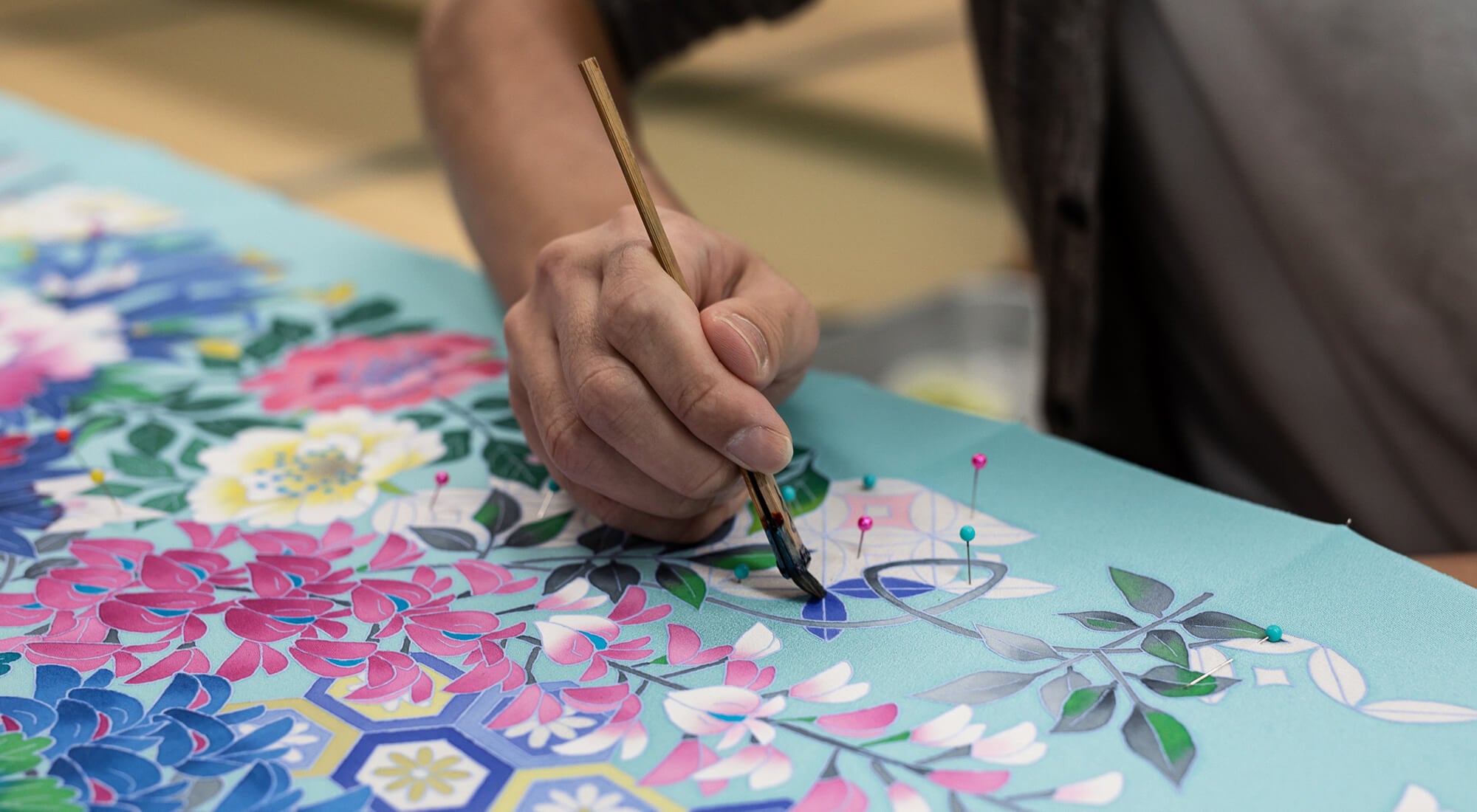 新品　京加賀友禅(作家物)にぷっくり存在感有る 大きめ手刺繍が沢山の新品セット 新品 京加賀友禅(作家物)にぷっくり存在感有る 大きめ手刺繍が沢山の