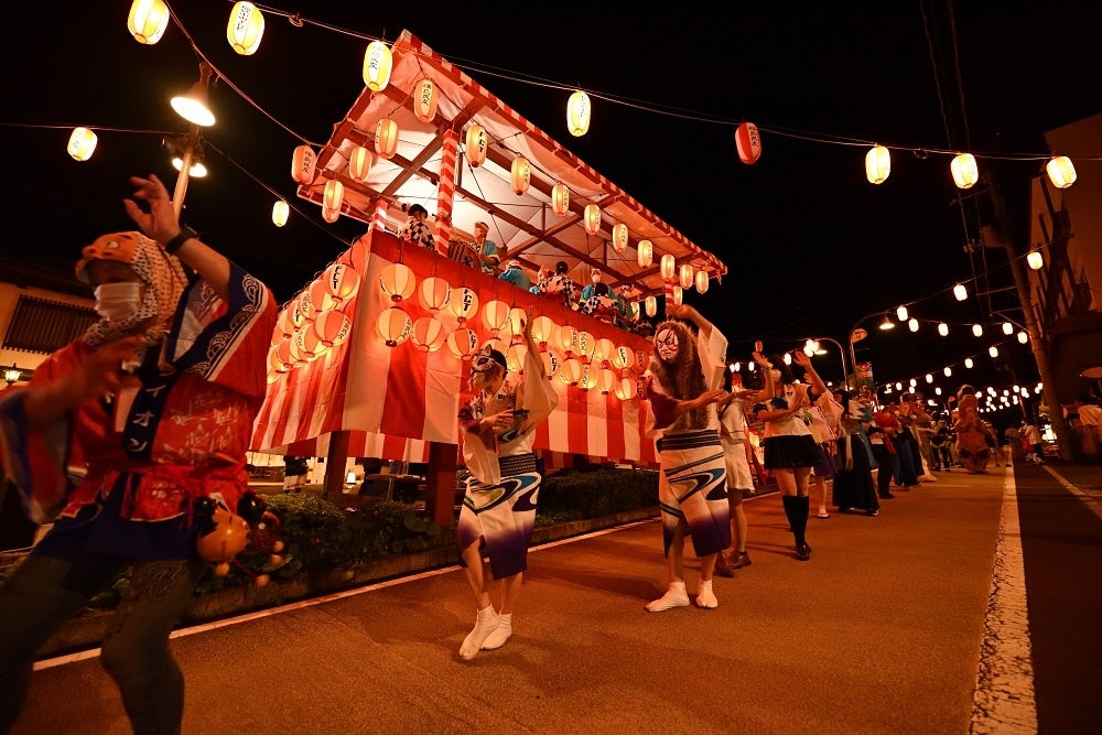 福島県を代表する温泉地「岳温泉」で開催される盆踊り大会。ぜひ浴衣姿で踊ってみては！