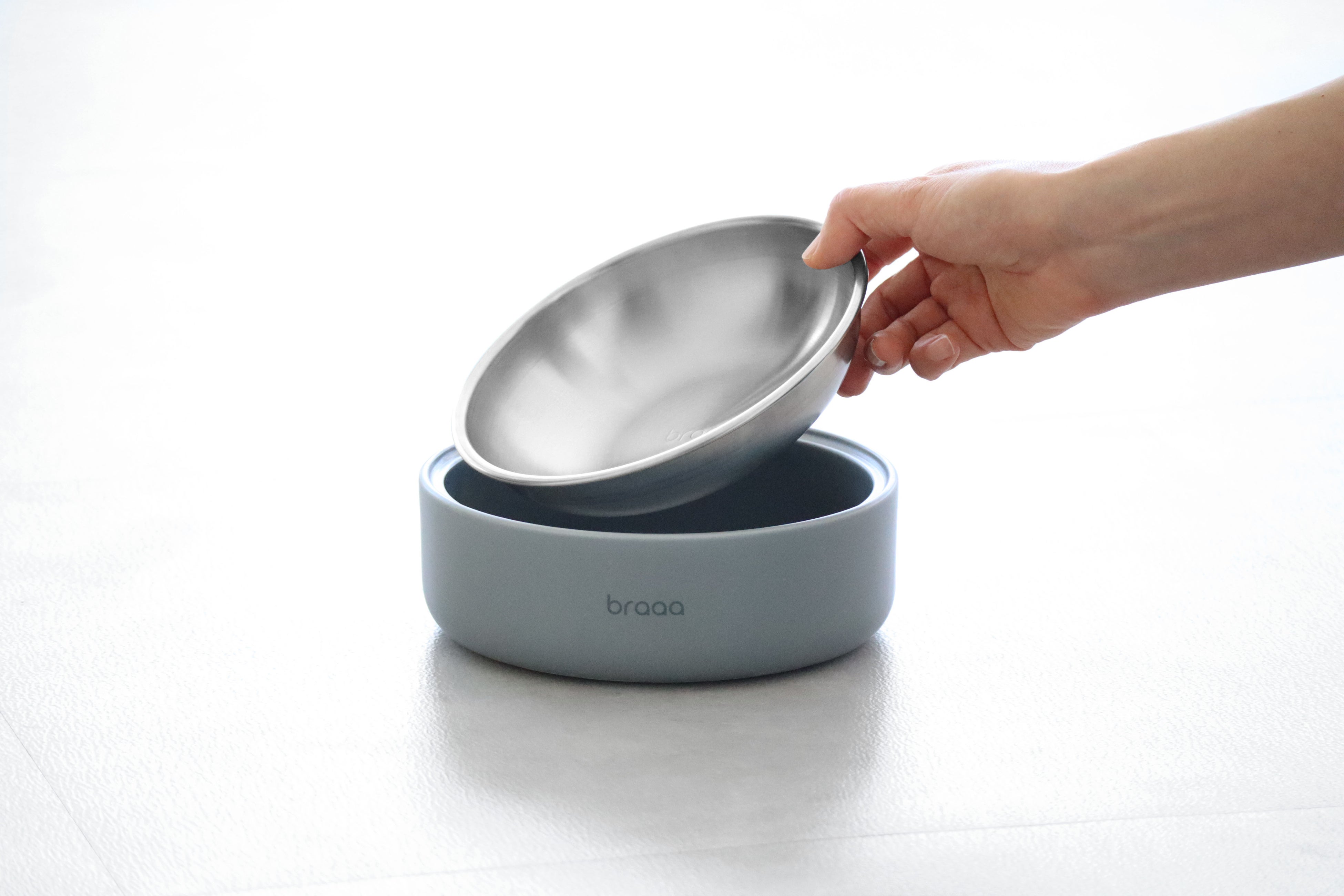 燕三条のボウルと波佐見焼のスタンド