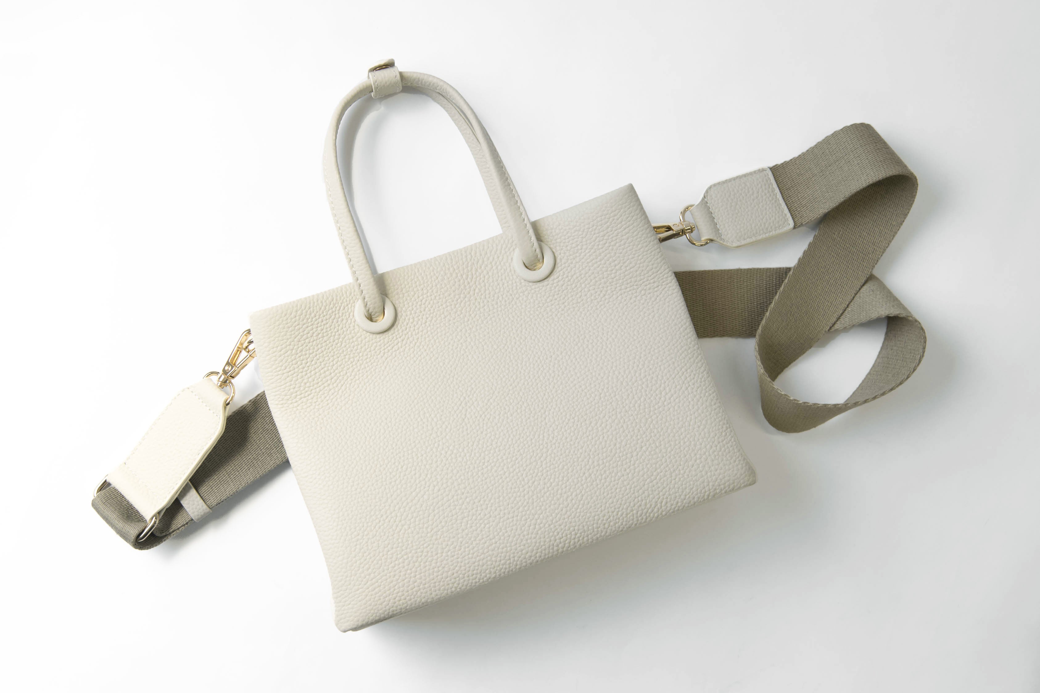 新進工房　しまむら　コラボ　受注生産　本革　トートバック　ブラック しまむら×新進工房、本革仕立ての特別コラボバッグがオンライン