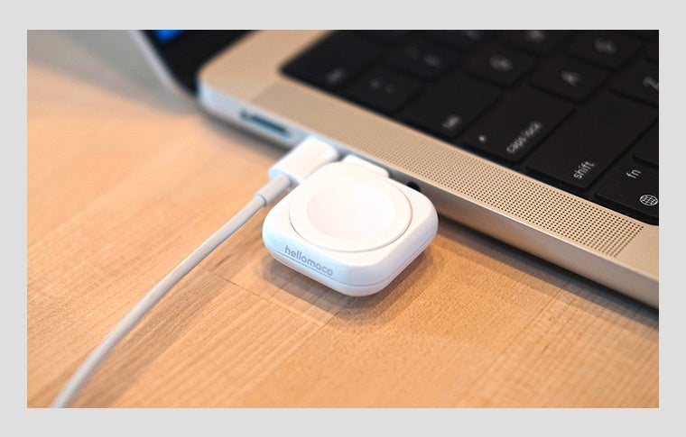 隣のUSBポートを塞がない