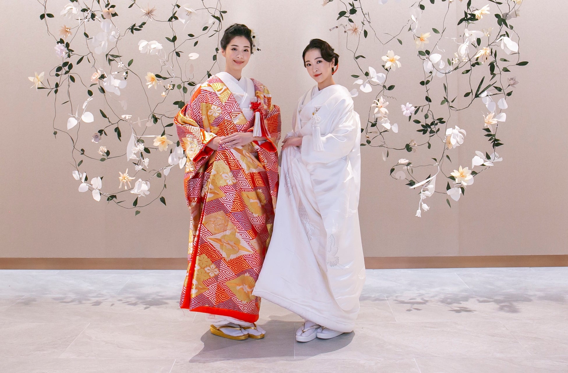 右:ミス・ワールド2022 日本代表 山口さん、左:ミス・インターナショナル2023 日本代表 米山さん