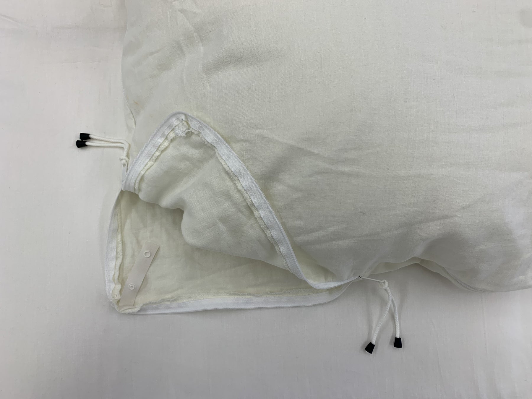 U字ファスナーとスナップボタン