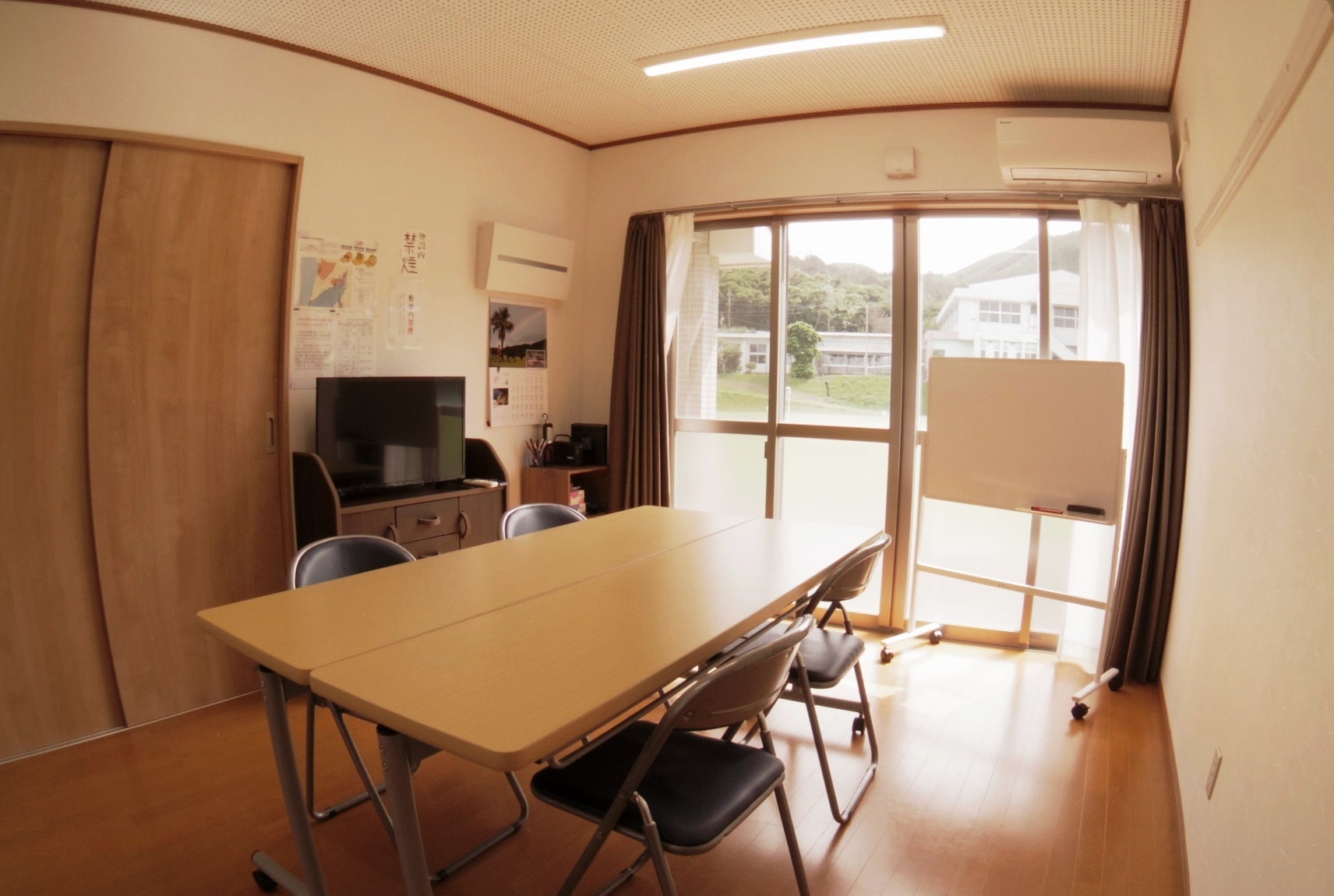 悪石島コミューン　食堂