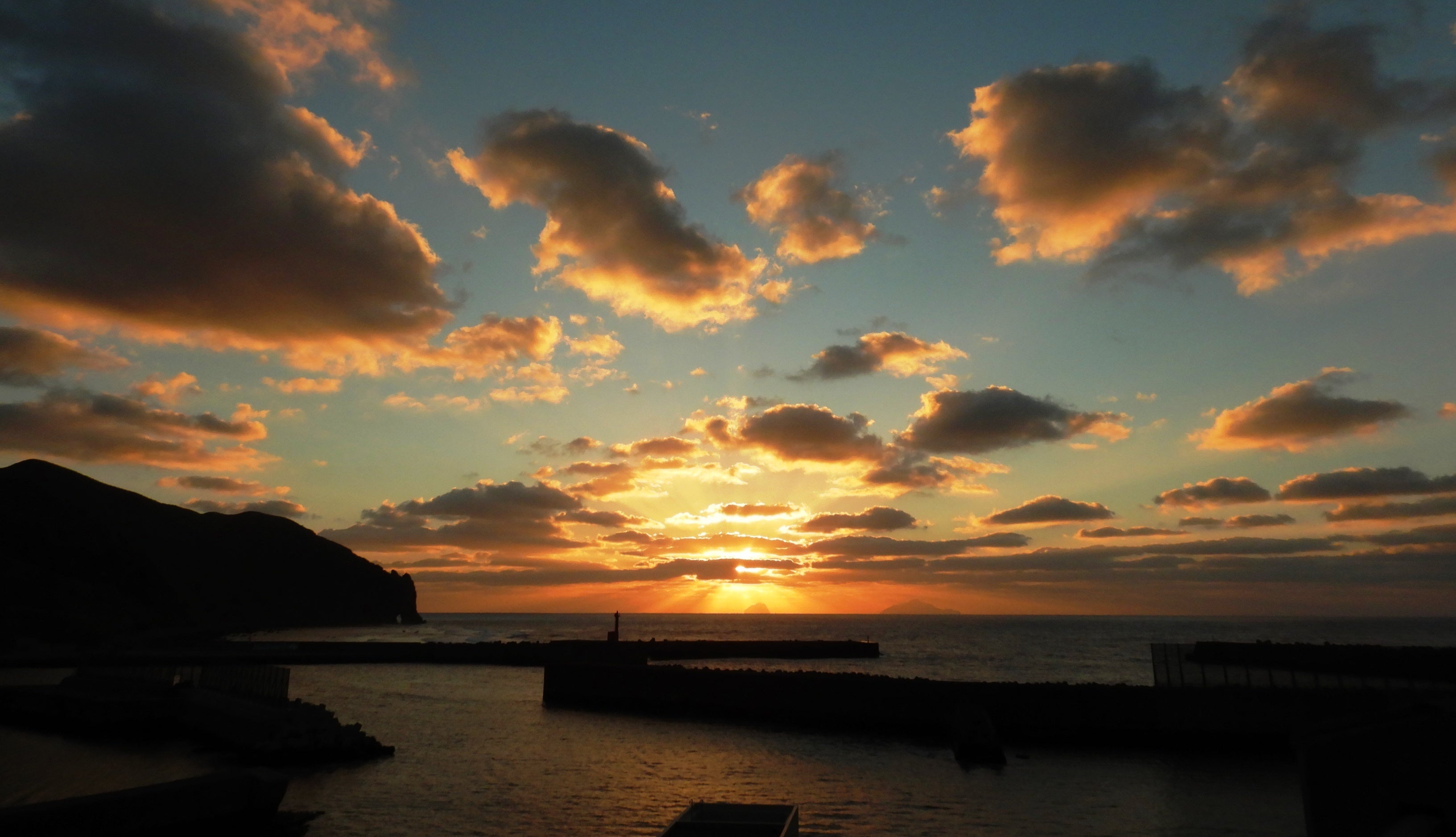 口之島の夕暮れ