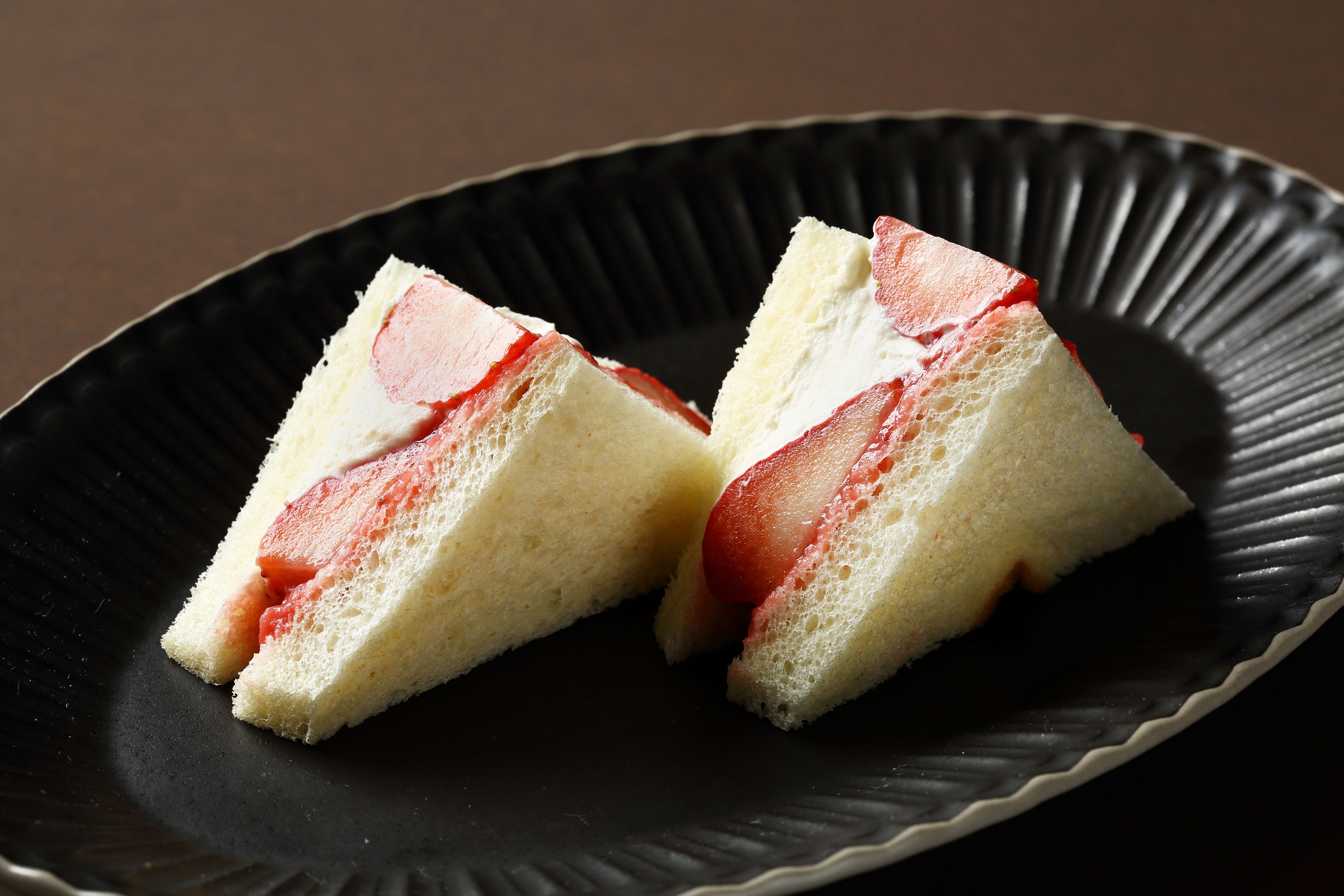 幸せのいちごサンド