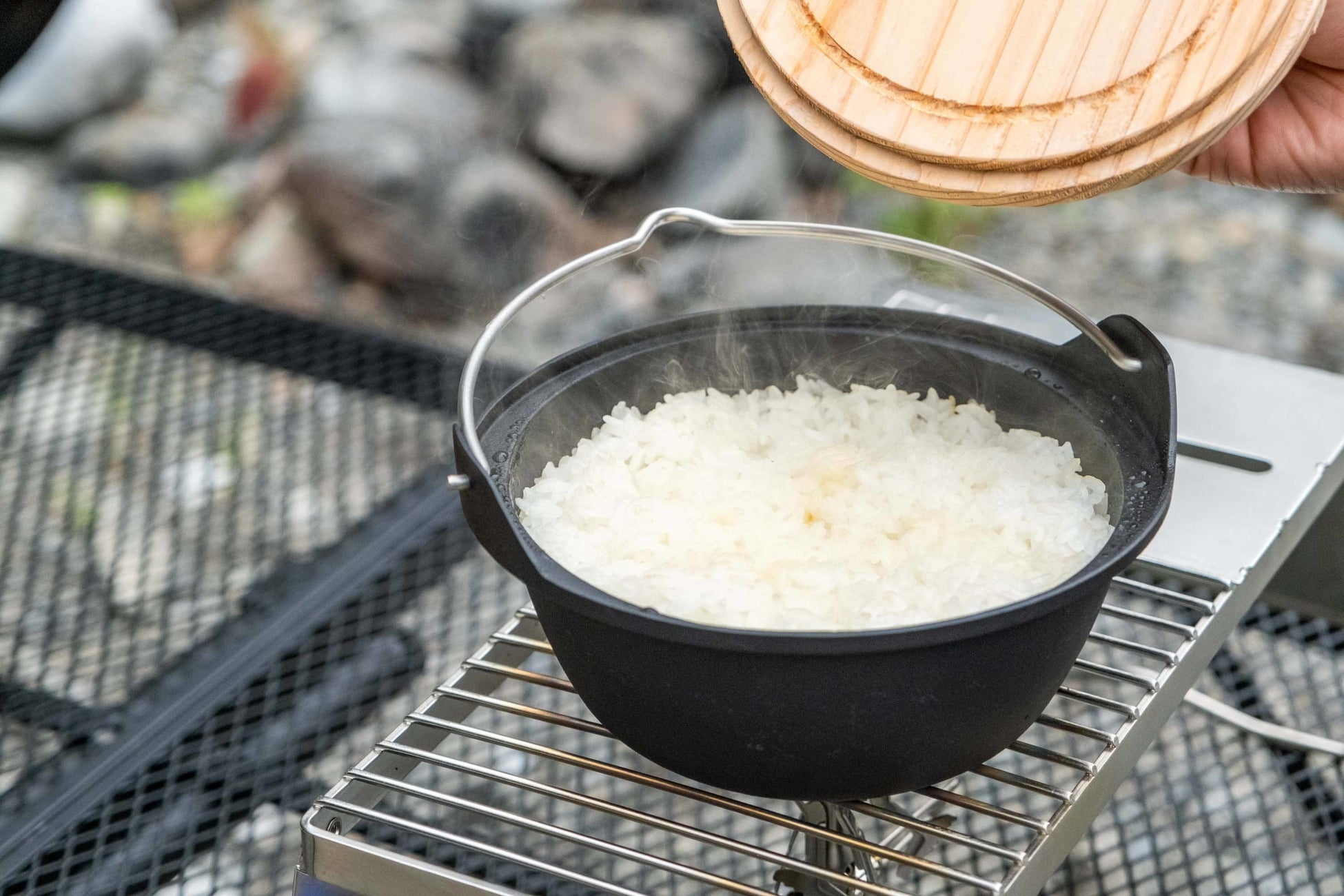 キャンプ飯を鋳物の和鍋で美味しく!「SSCamp! ソロキャスト16 和鍋」をMakuakeにて先行販売実施中。