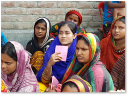 （アジクル撮影）マイクロファイナンス会員