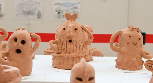 1600年前の埴輪工房跡を再現した高槻市の公園で自分だけのハニワ作り 1600年前の埴輪工房跡を再現した高槻市の公園で自分だけのハニワ作り