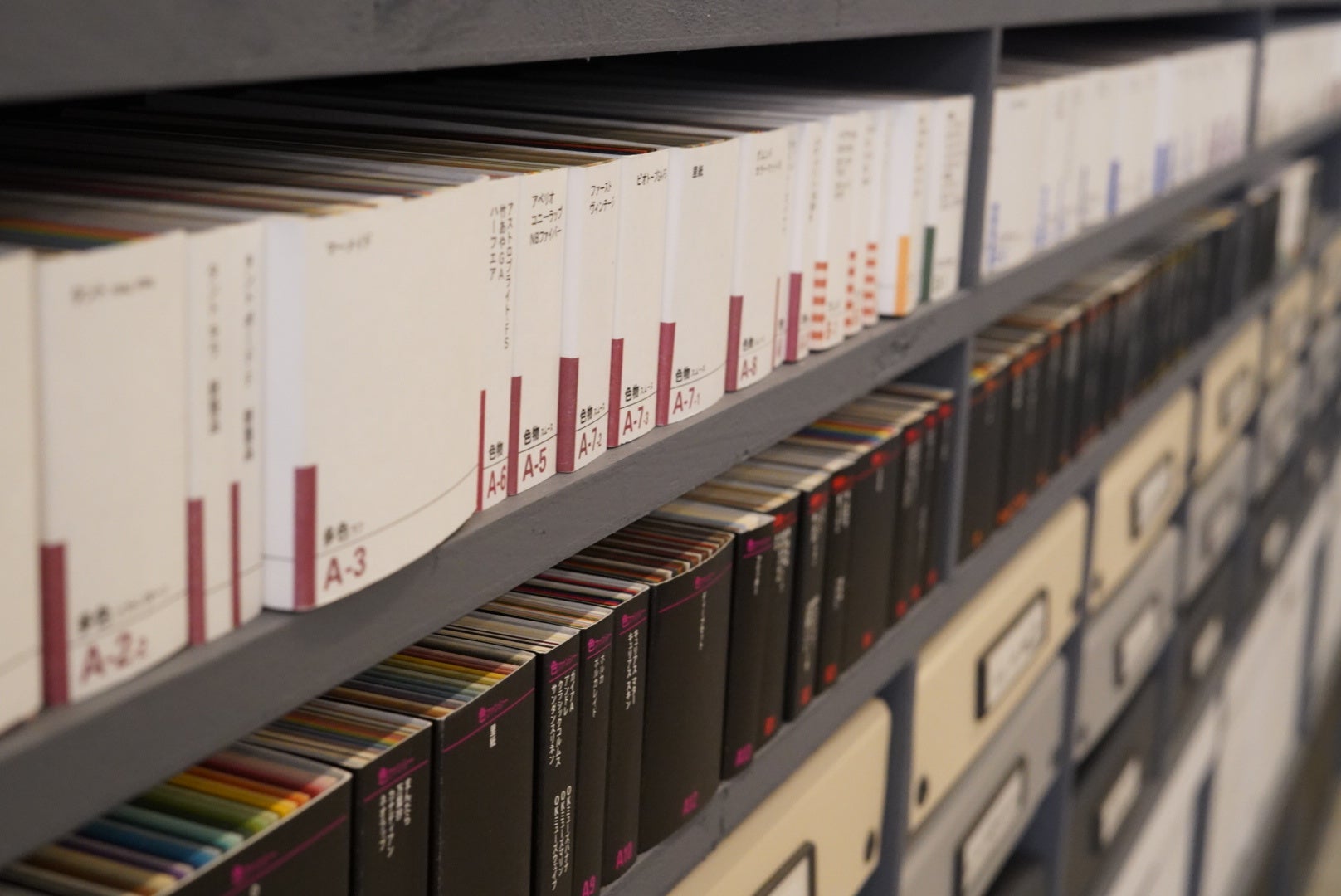 見本帳も多数展示。実際に見て確認ができる