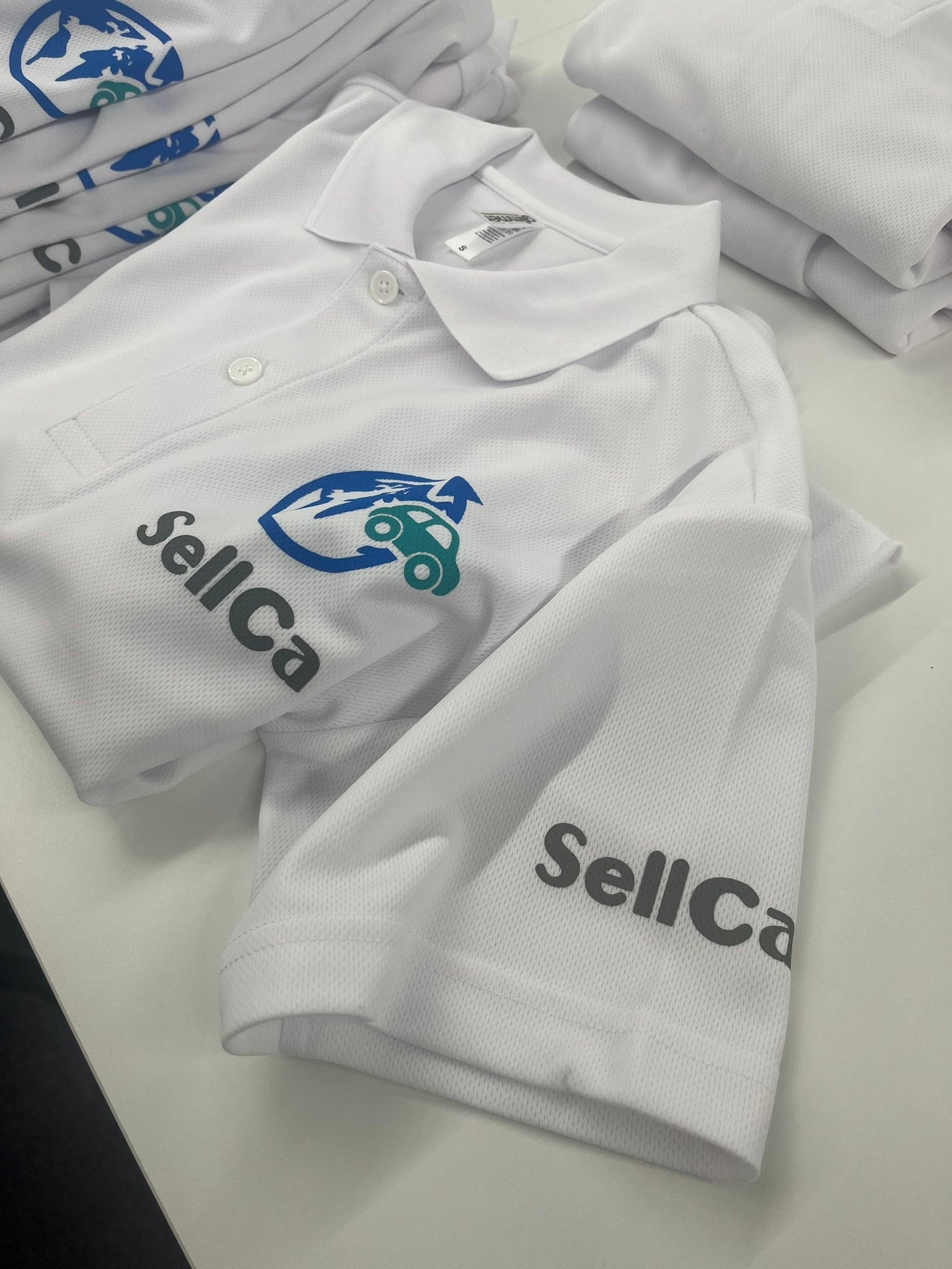 このTシャツが目印！