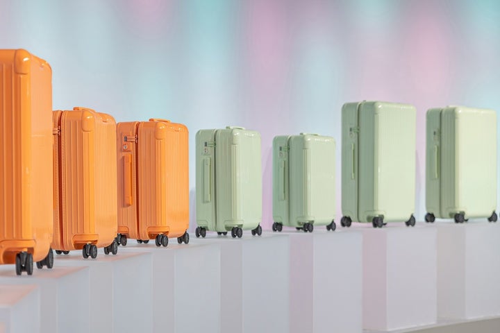 RIMOWAが新色「Mint」と「Papaya」のスーツケースを発表!豪華ゲスト参加のローンチイベントが話題に RIMOWAが新色「Mint」と「Papaya」のスーツケースを発表!豪華ゲスト参加のローンチイベントが話題に
