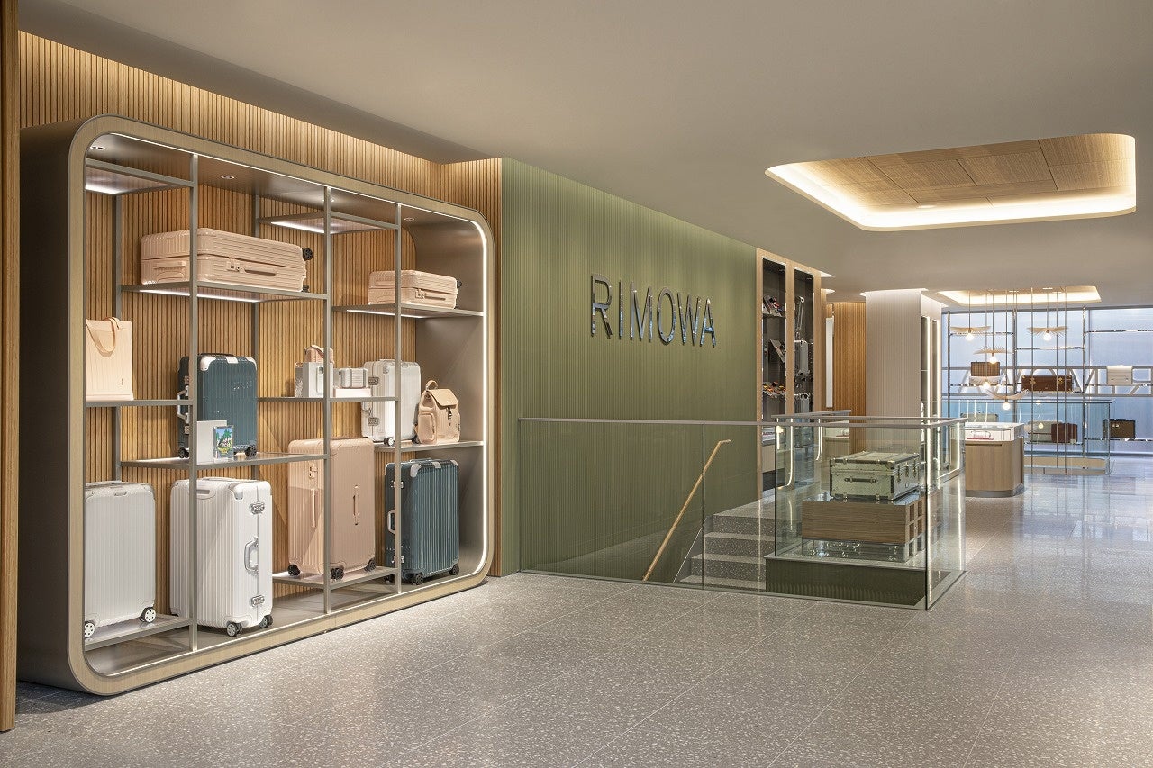 RIMOWA】国内最大の売り場面積を誇るリモワ ストア 表参道が待望の