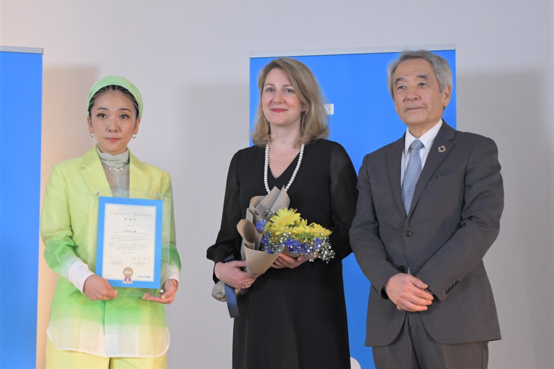 (左から)MISIA、ユニセフ本部 カーラ氏、日本ユニセフ協会 早水氏　©︎日本ユニセフ協会